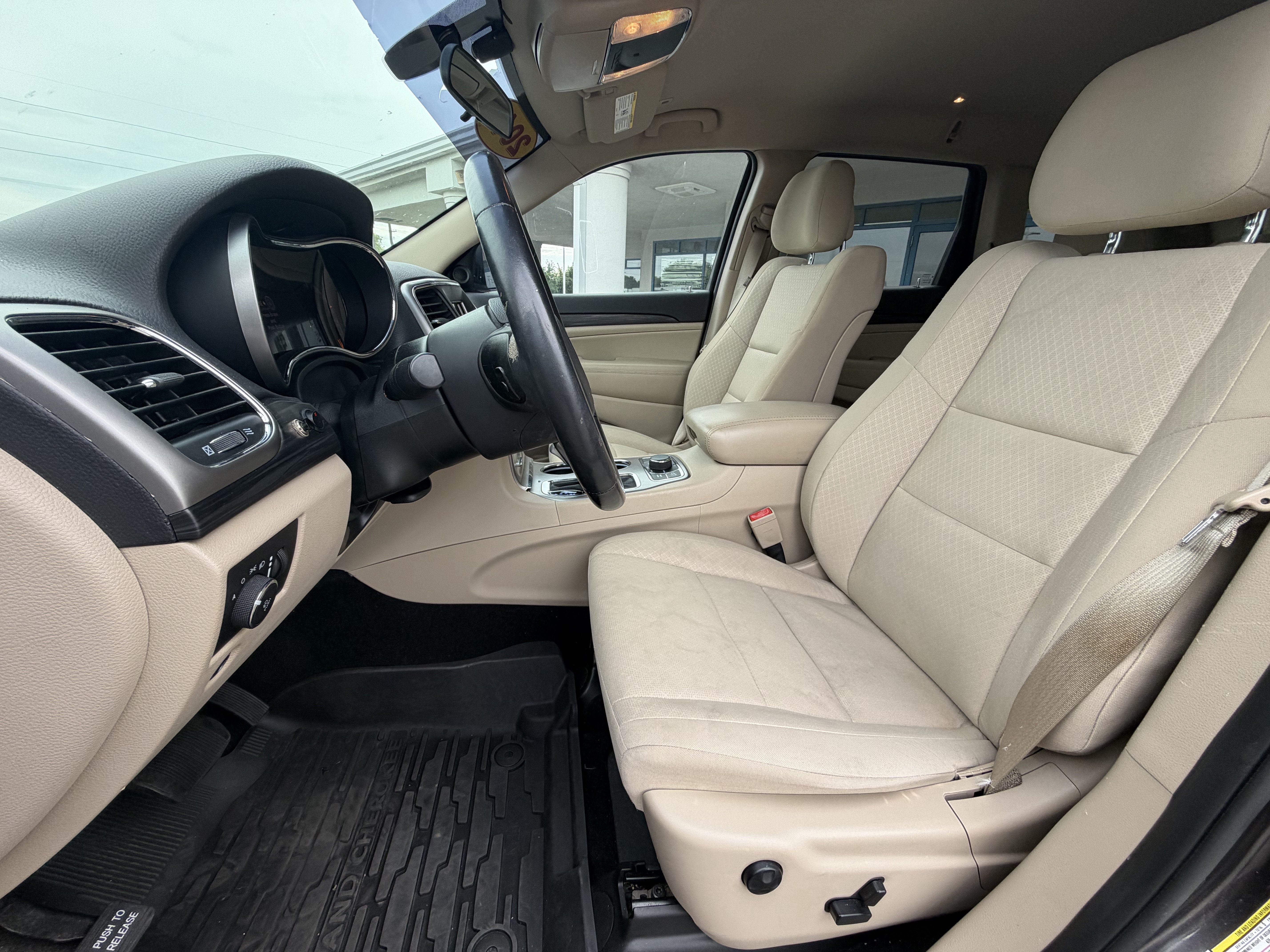 2019 Jeep Grand Cherokee Laredo E