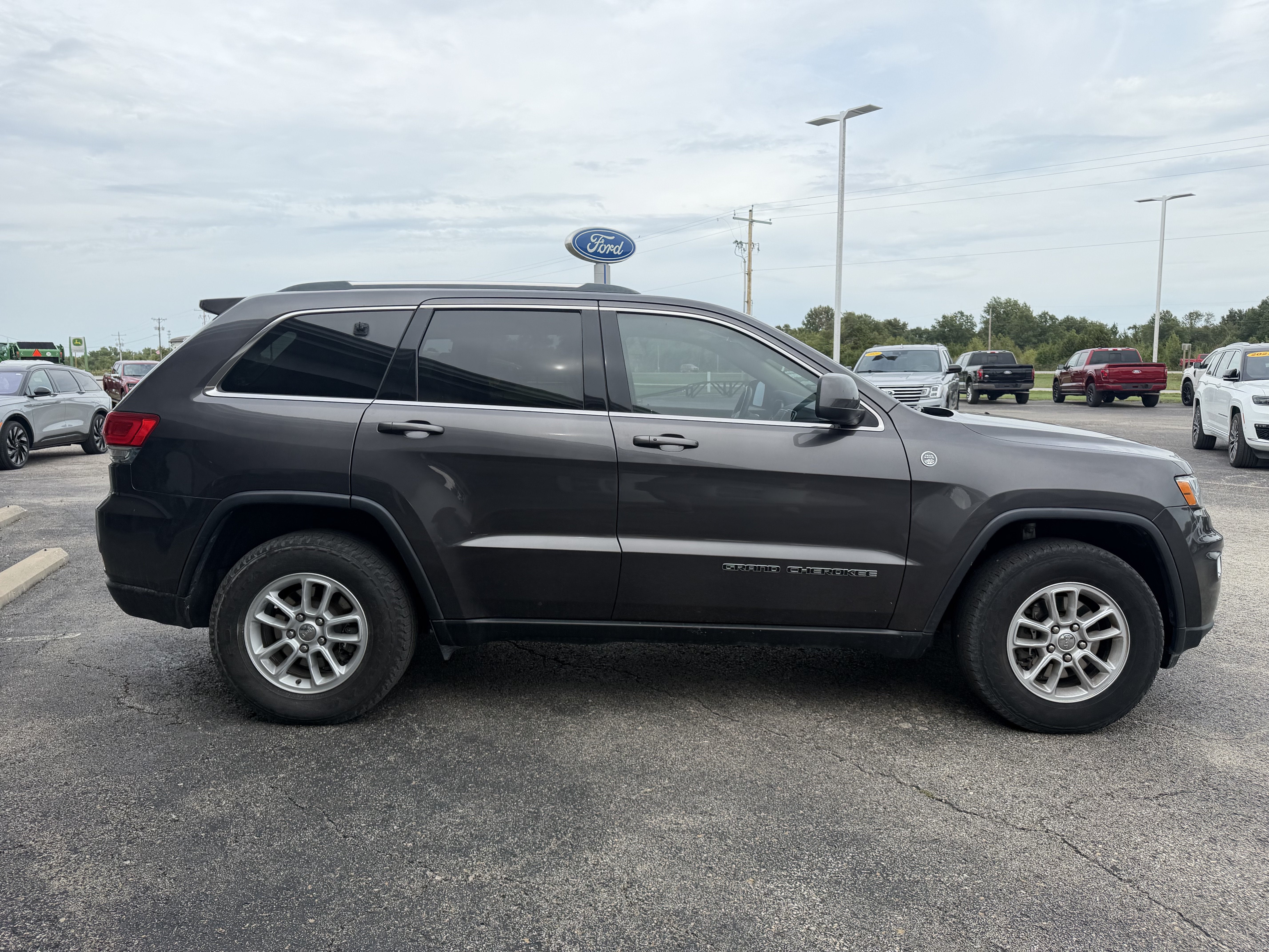 2019 Jeep Grand Cherokee Laredo E