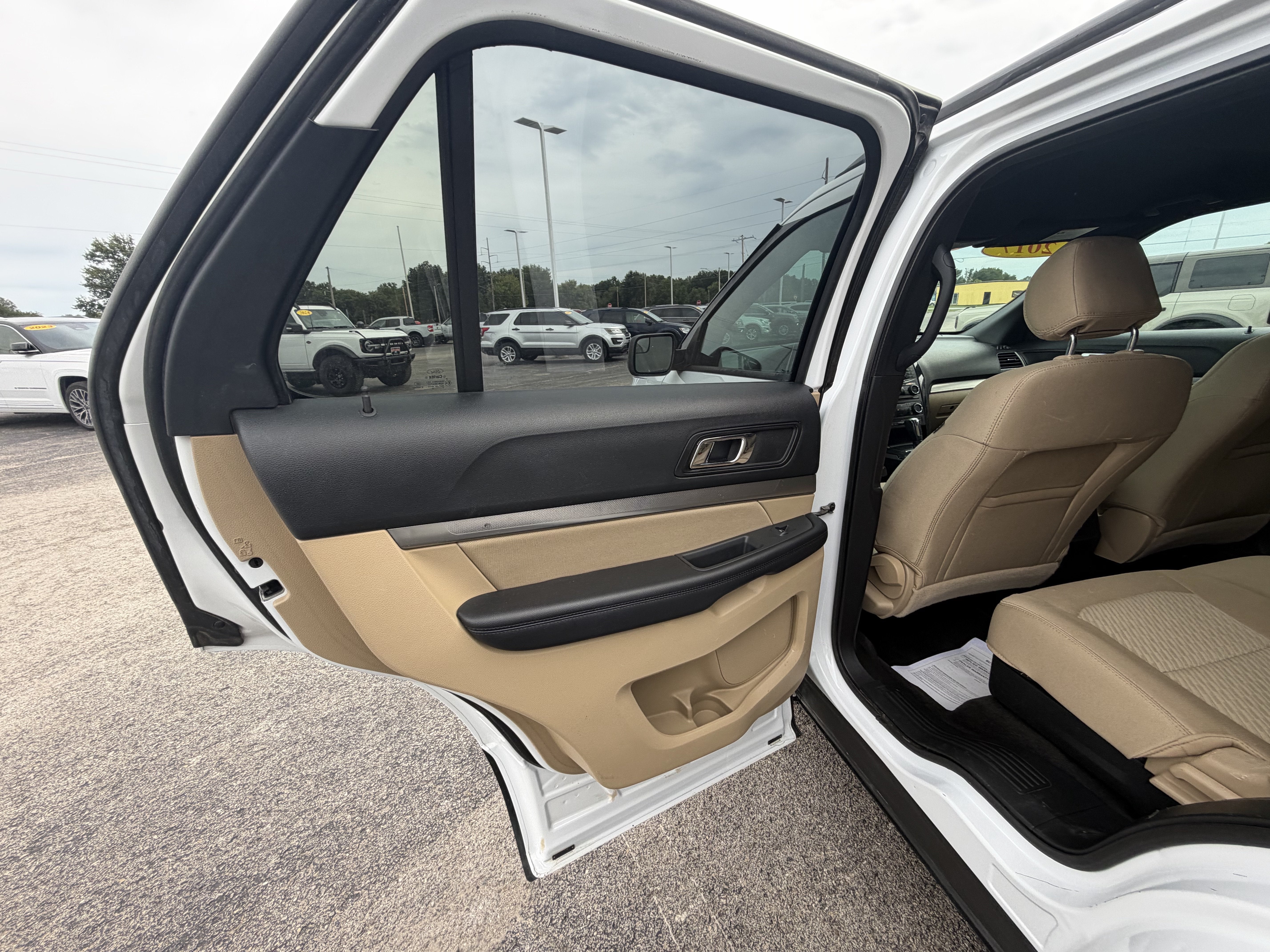 2017 Ford Explorer Base