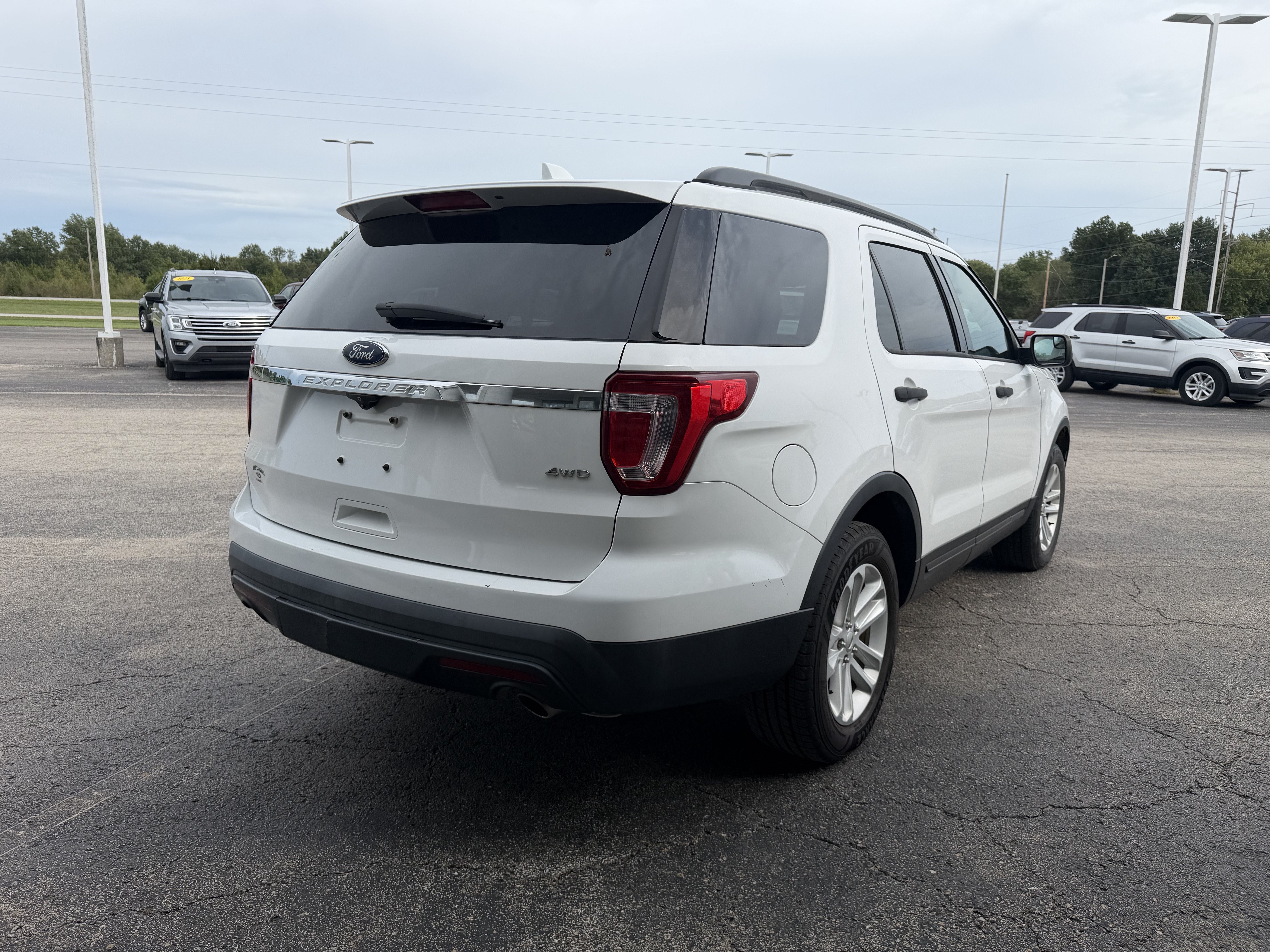 2017 Ford Explorer Base