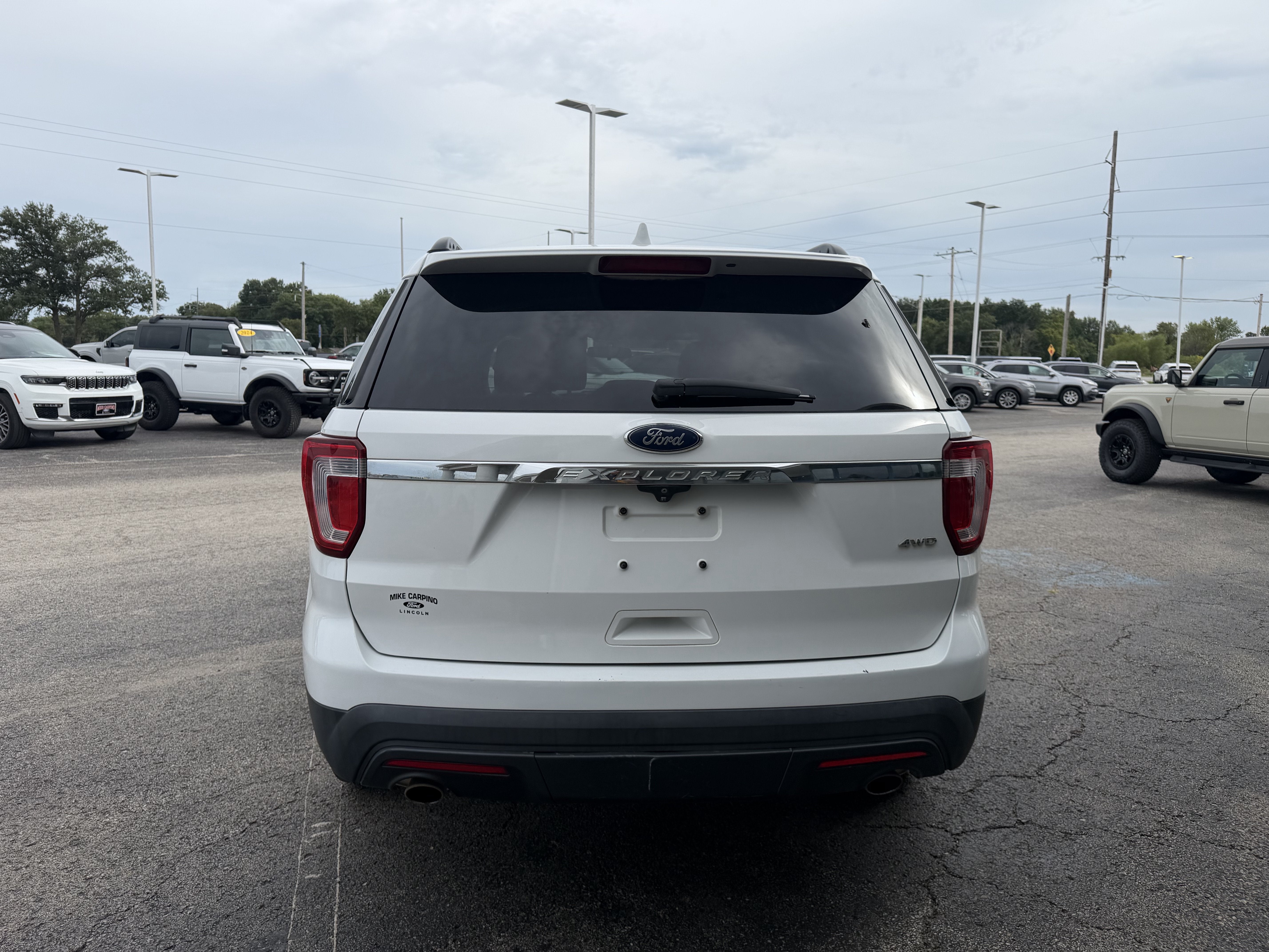 2017 Ford Explorer Base