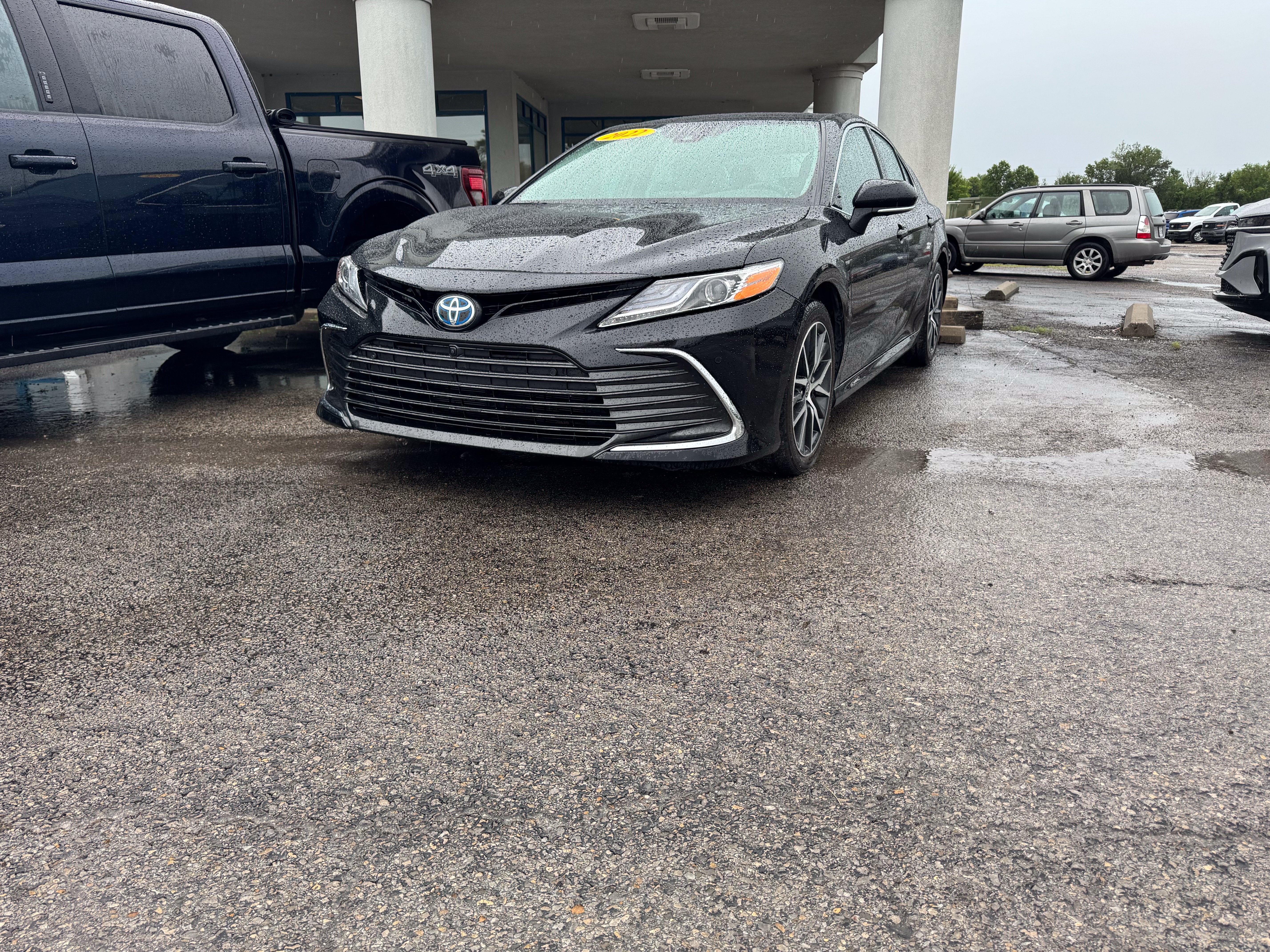 2022 Toyota Camry Hybrid XLE