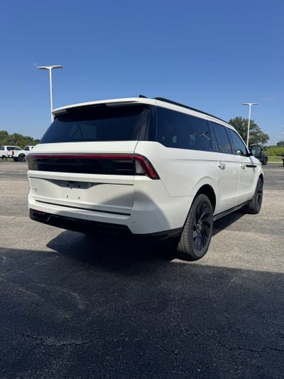 2026 Lincoln Navigator L Reserve
