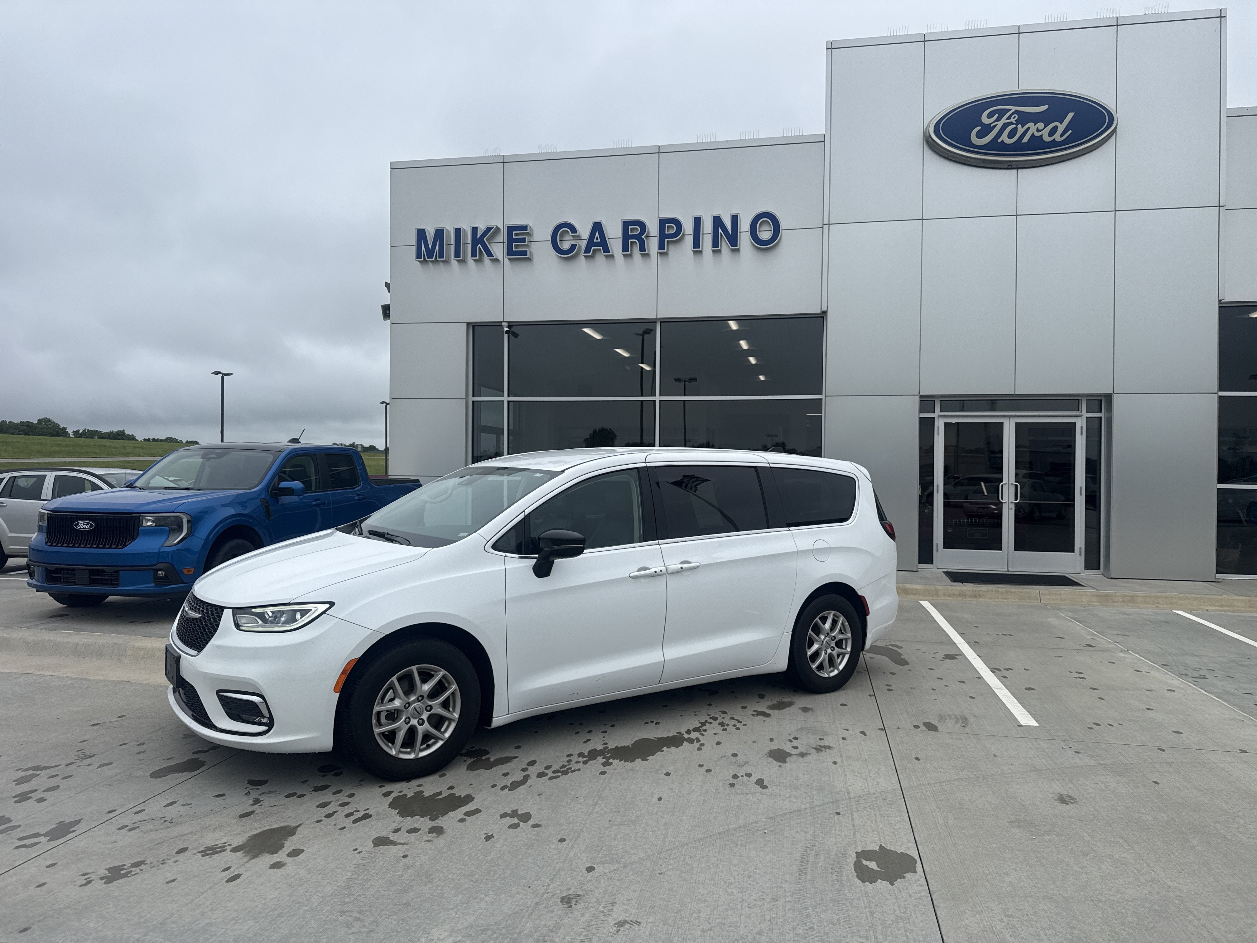 2024 Chrysler Pacifica Touring L