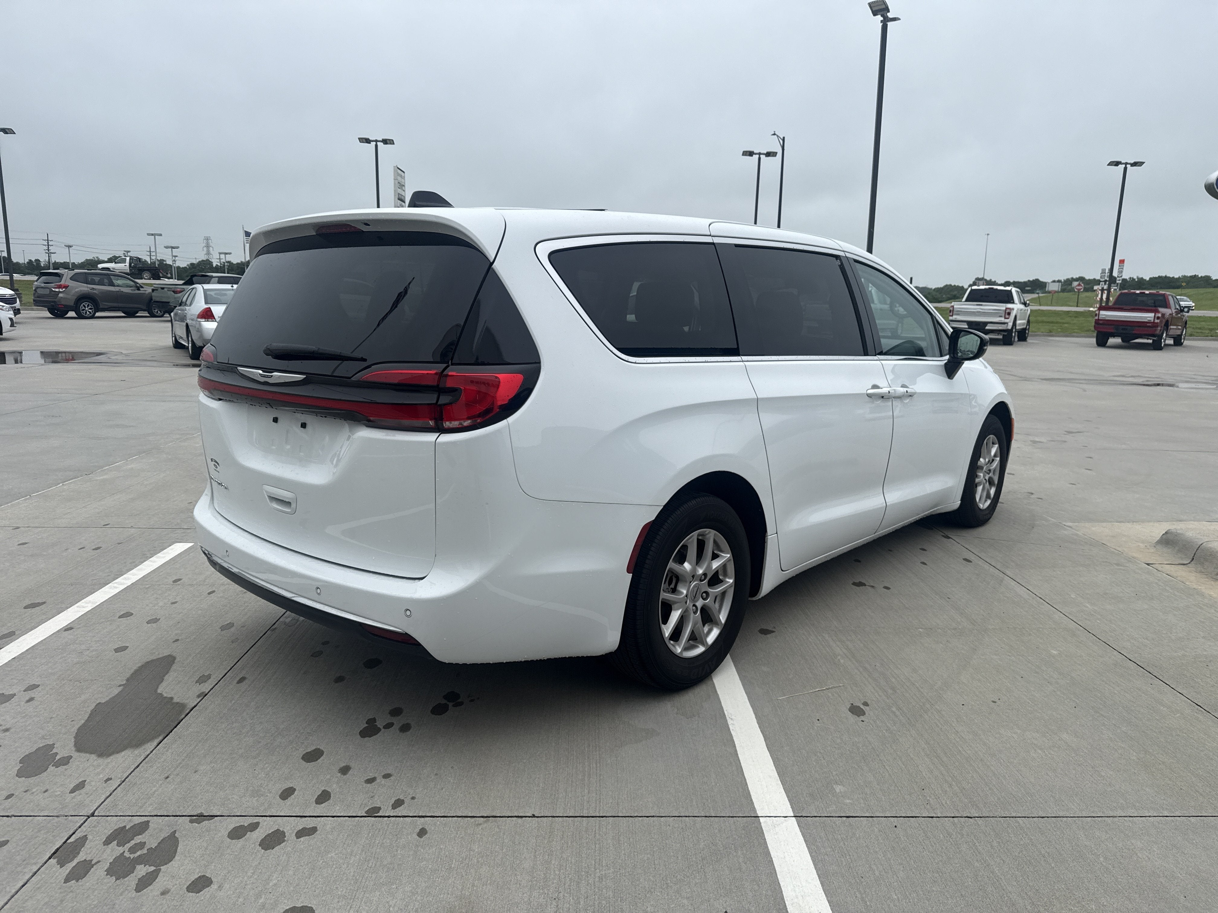 2024 Chrysler Pacifica Touring L