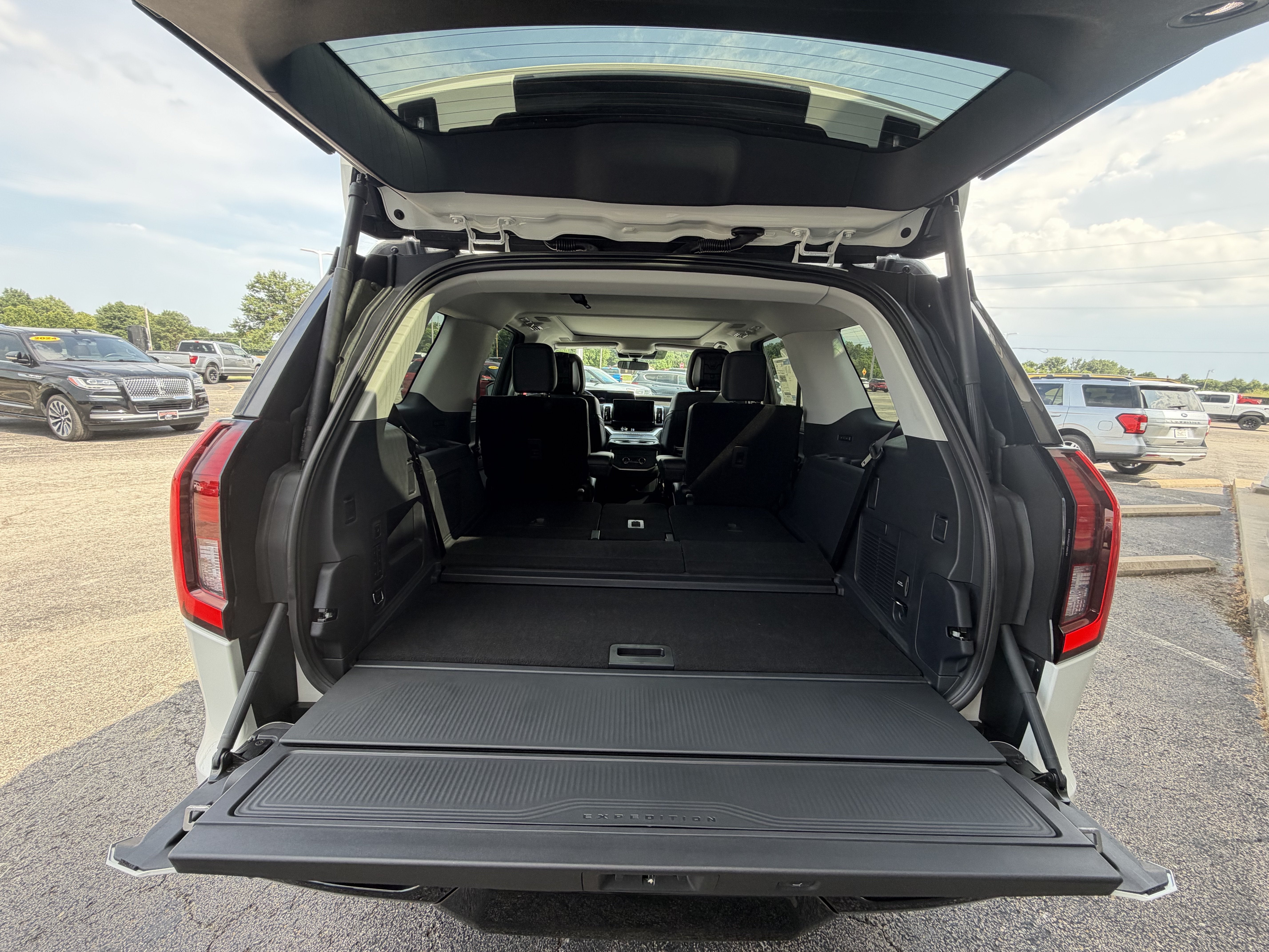 2027 Ford Expedition Platinum