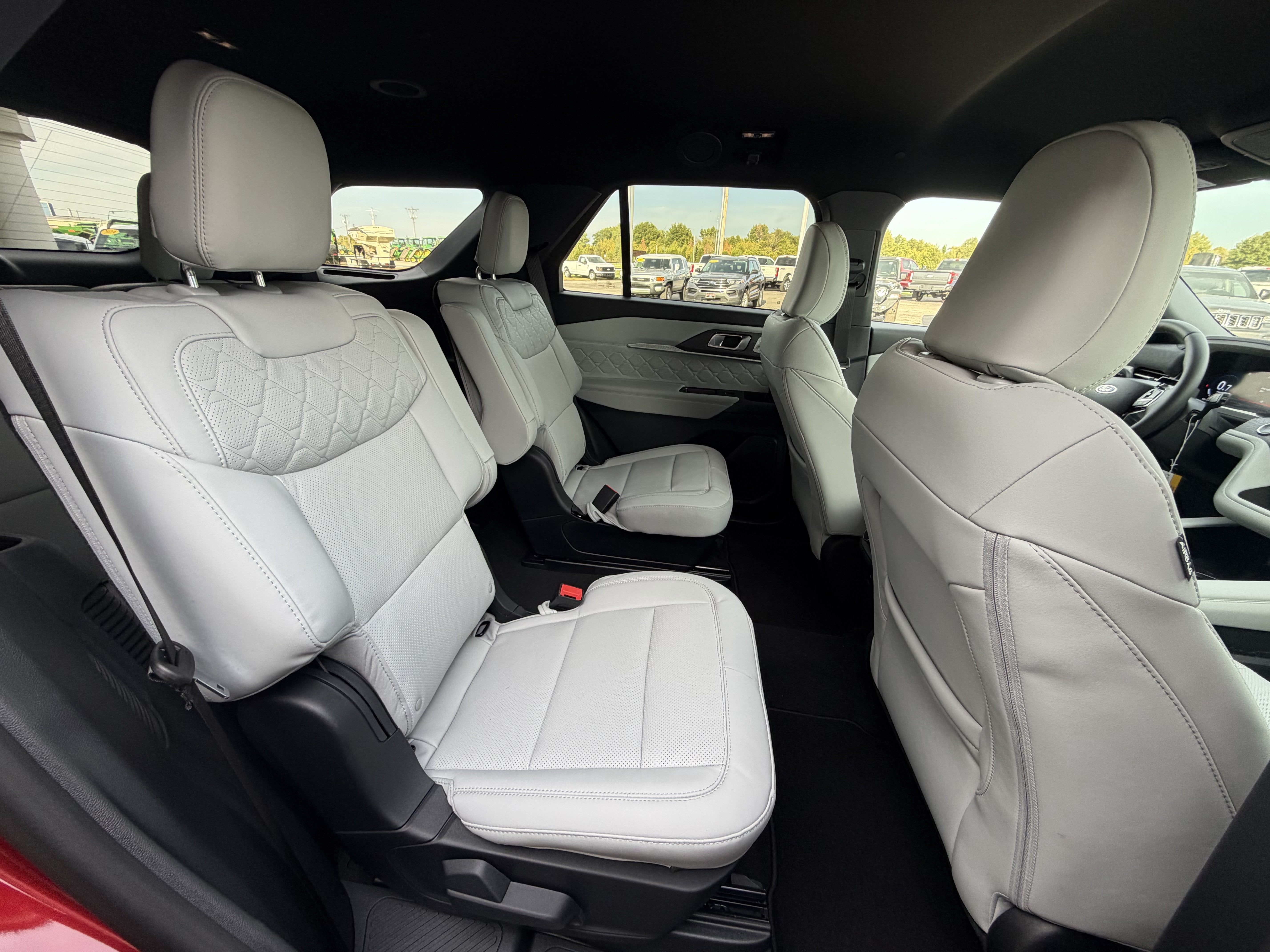 2027 Ford Explorer Platinum