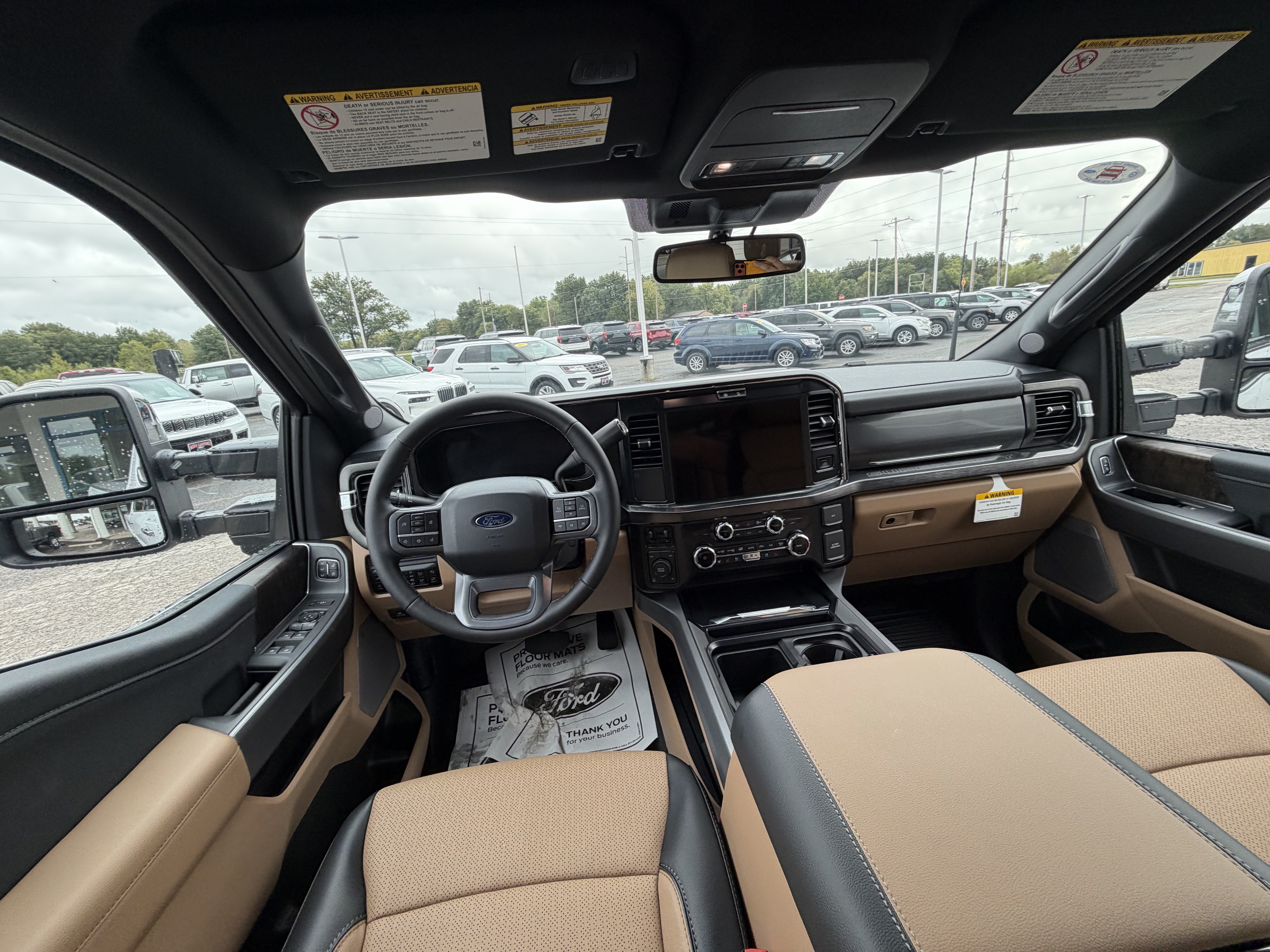 2027 Ford Super Duty F-350 SRW F-350® Lariat®