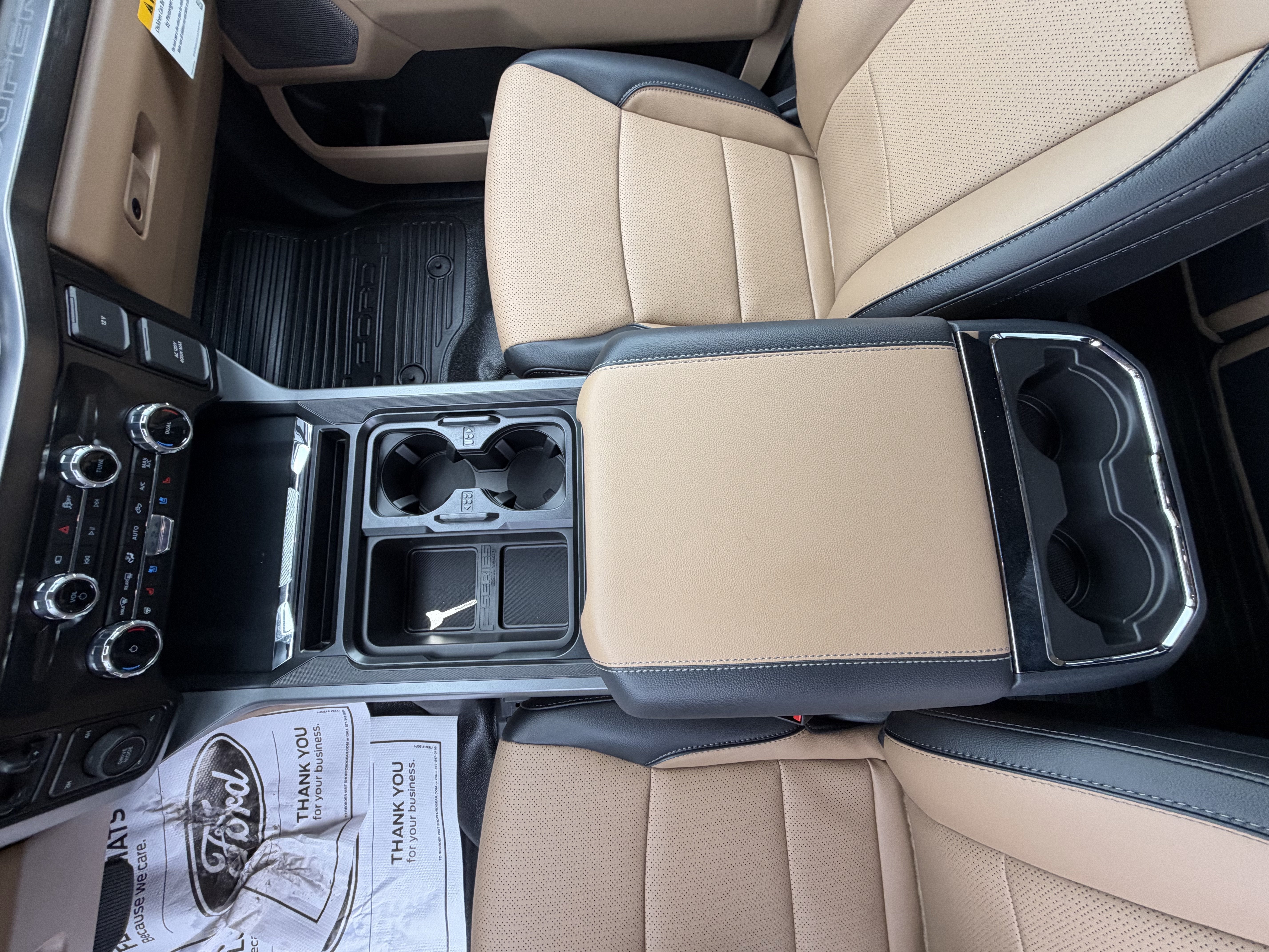 2027 Ford Super Duty F-350 SRW F-350® Lariat®