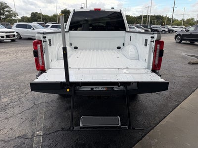 2027 Ford Super Duty F-350 SRW F-350® Lariat®