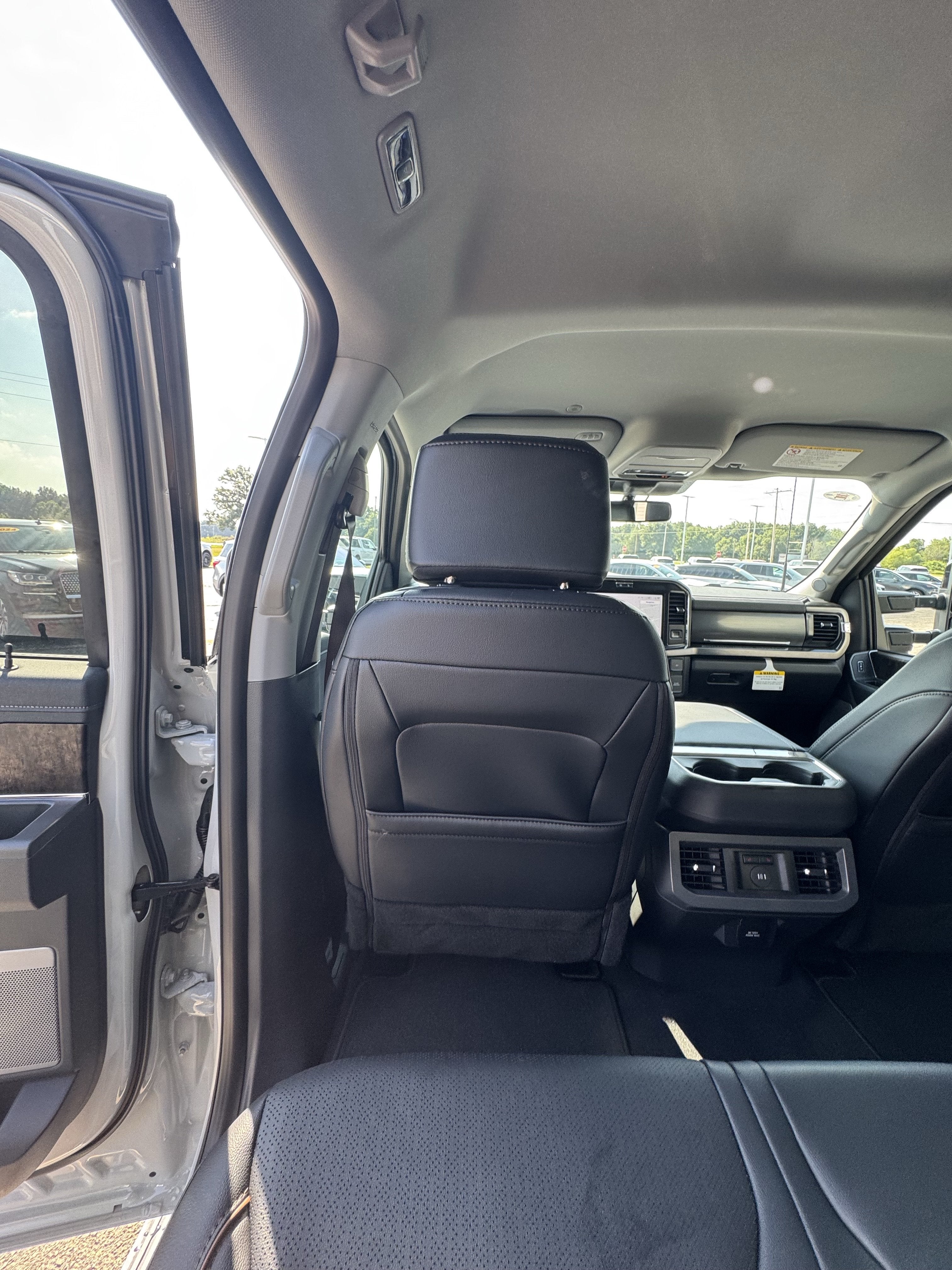 2026 Ford Super Duty F-350 SRW F-350® Lariat®