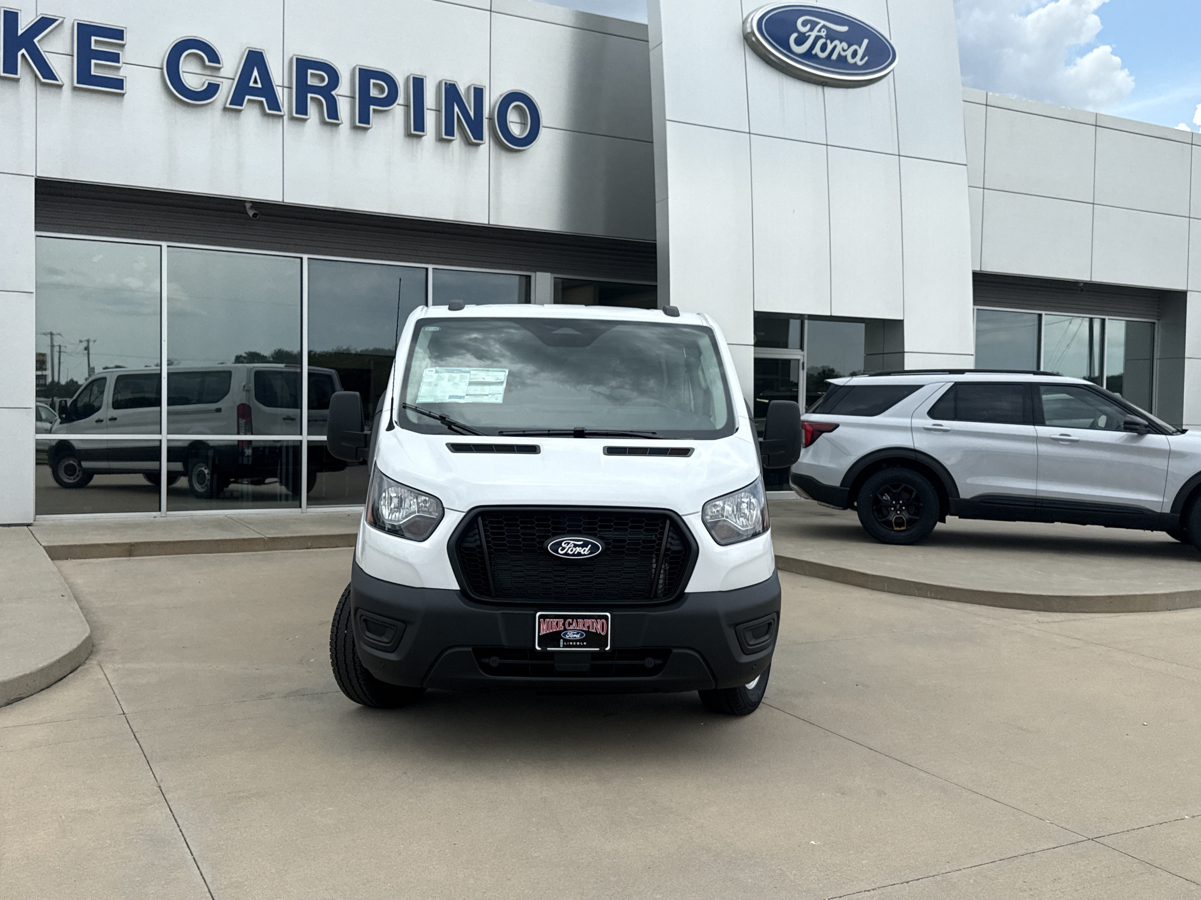 2026 Ford Transit Passenger Wagon XL