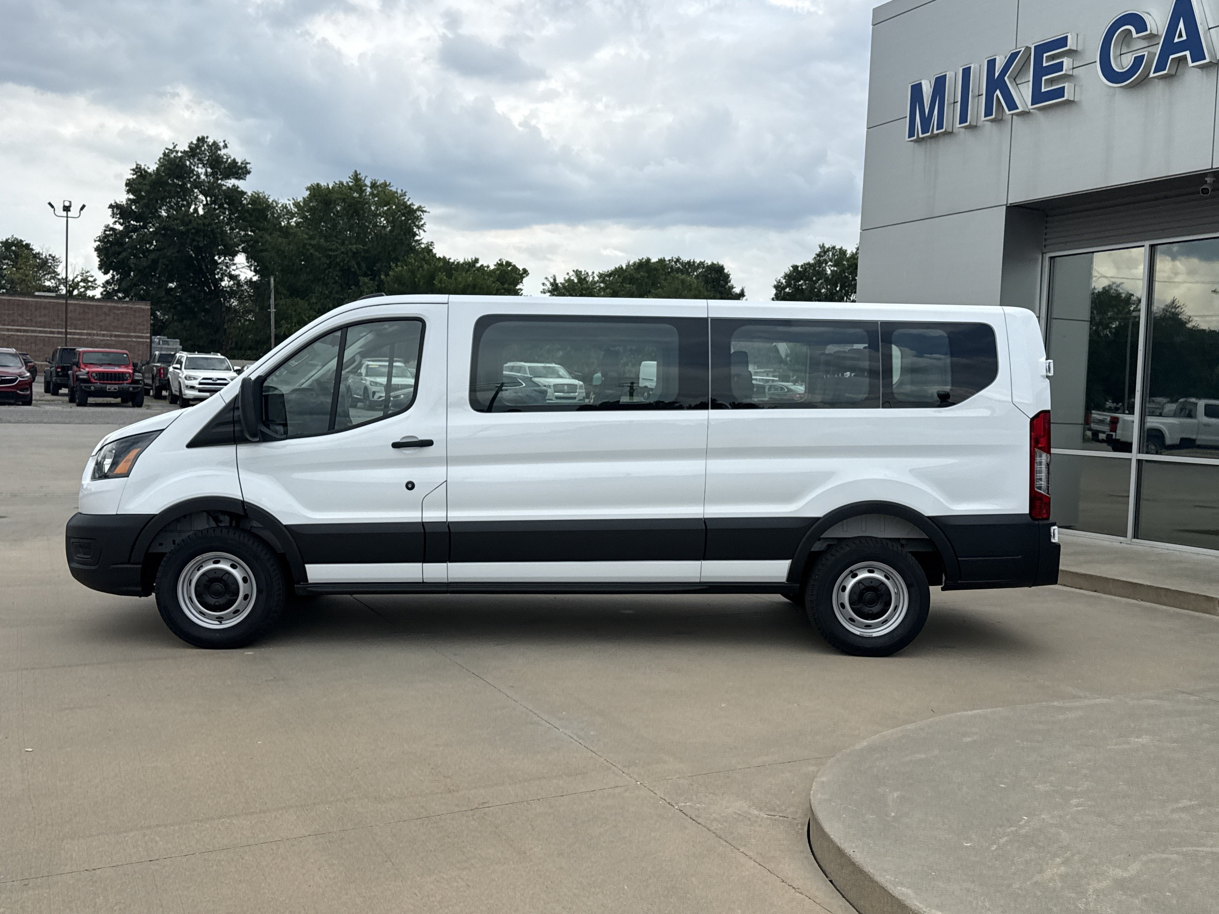 2026 Ford Transit Passenger Wagon XL