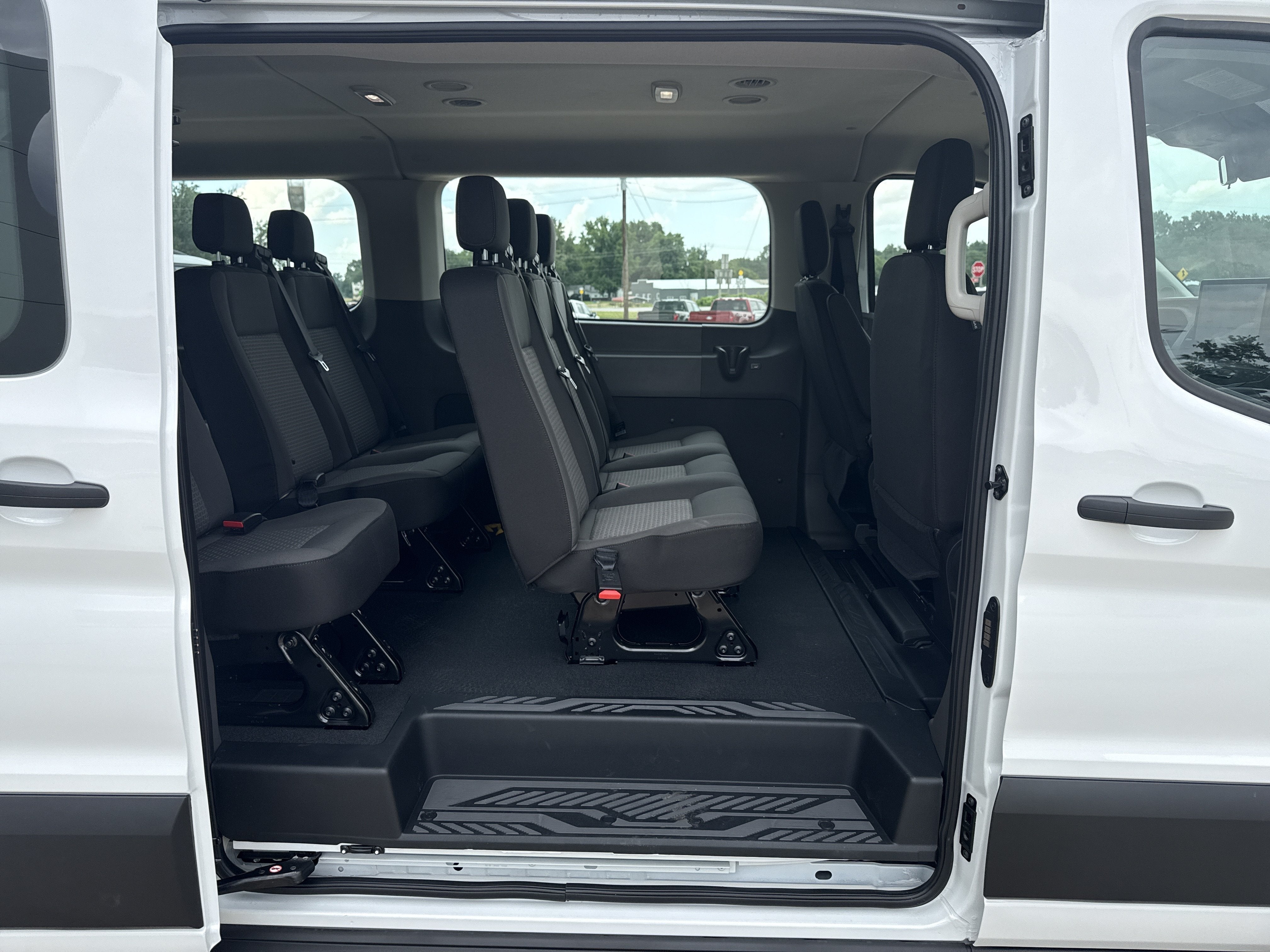 2026 Ford Transit Passenger Wagon XL