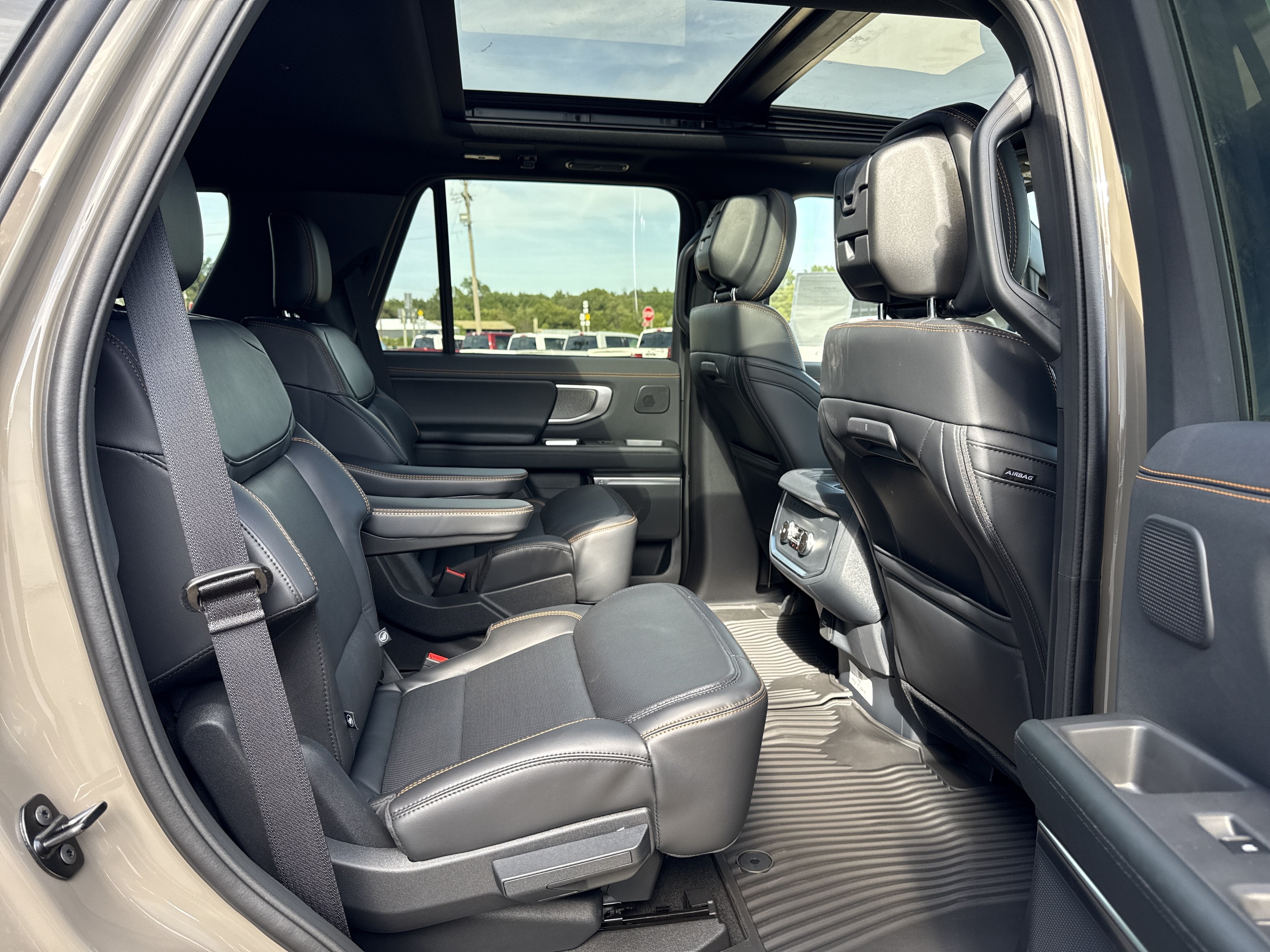 2027 Ford Expedition Tremor