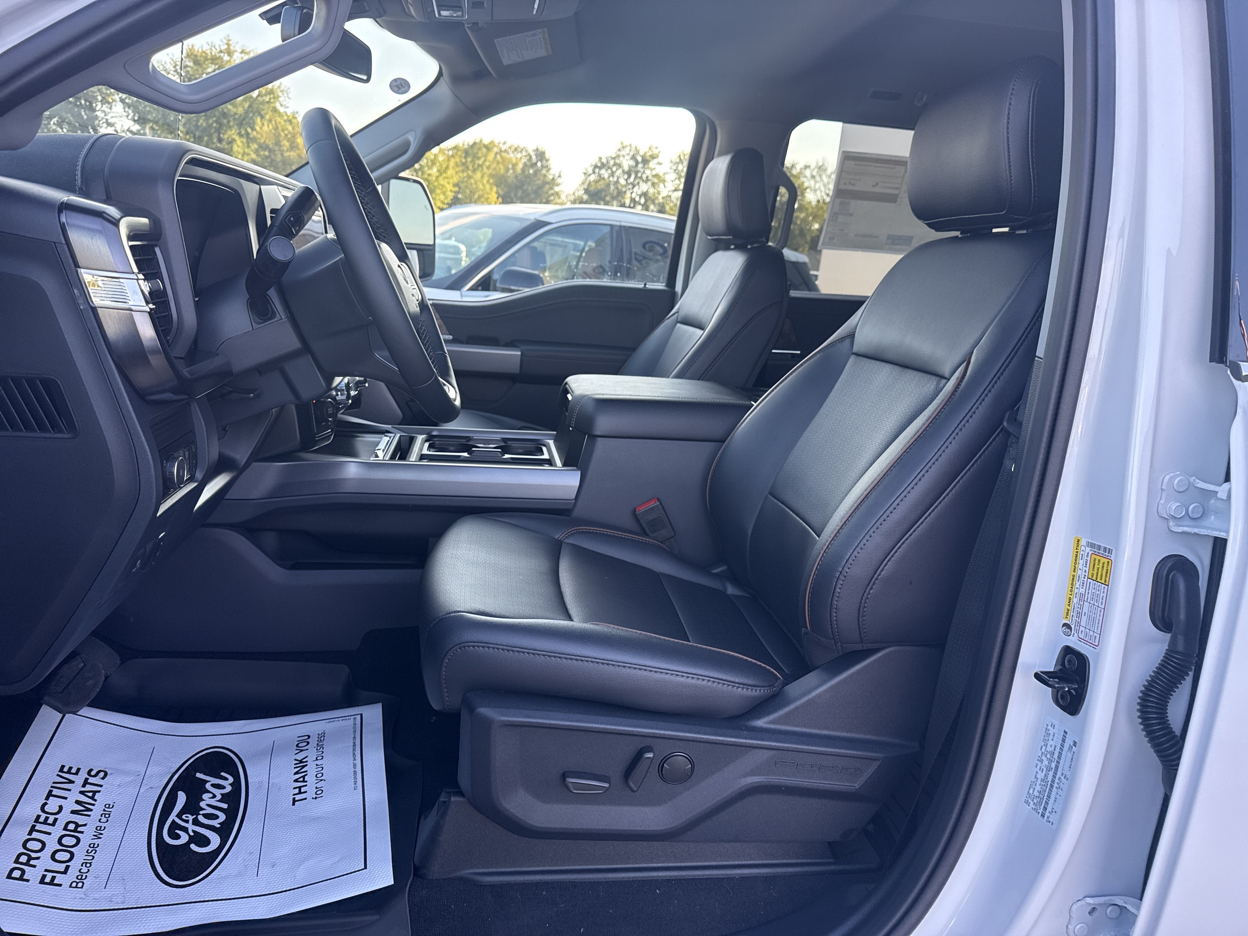 2027 Ford Super Duty F-250 SRW F-250® Lariat®