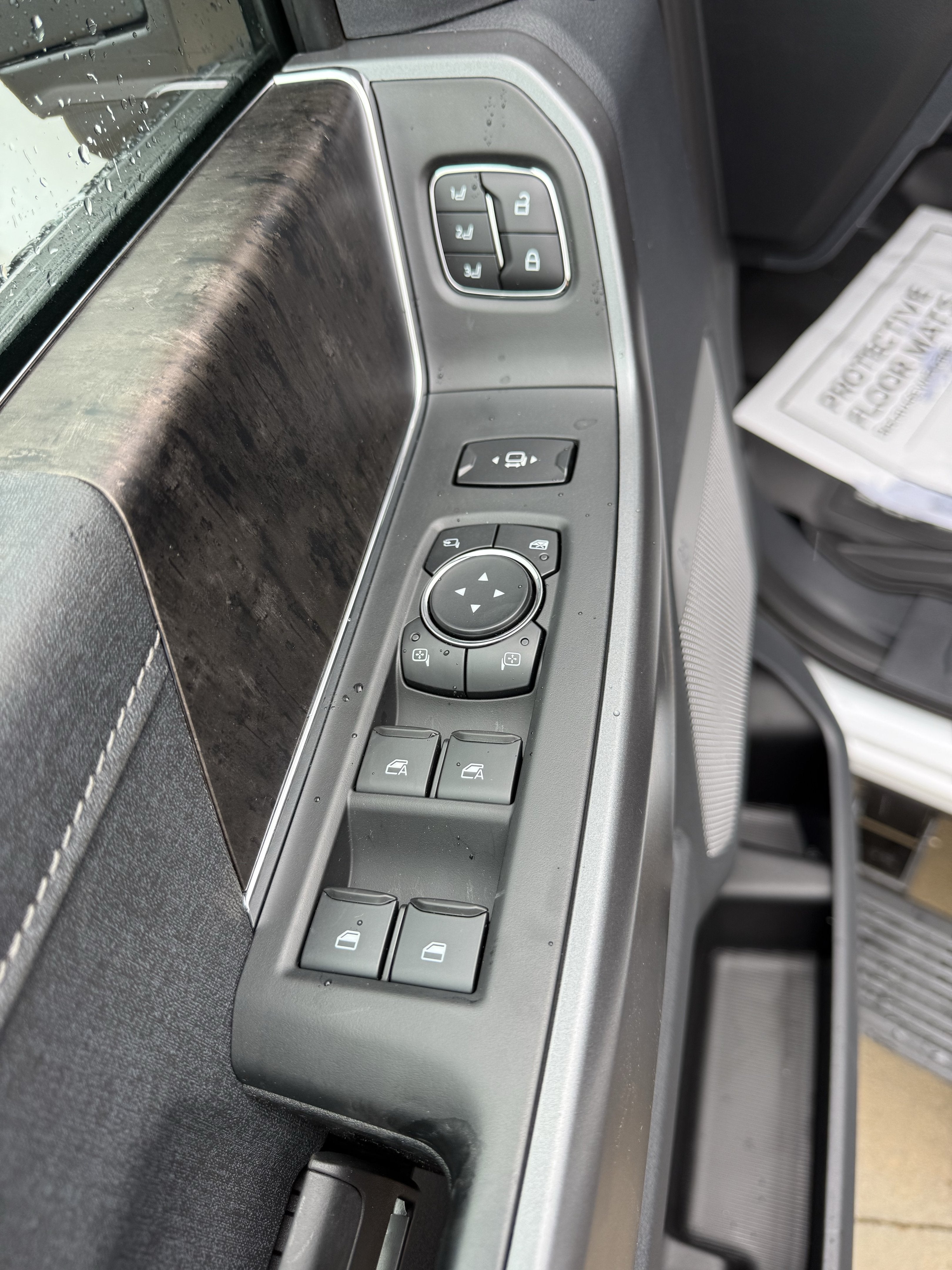 2027 Ford Super Duty F-250 SRW LARIAT