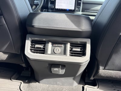 2027 Ford Super Duty F-250 SRW F-250® Lariat®