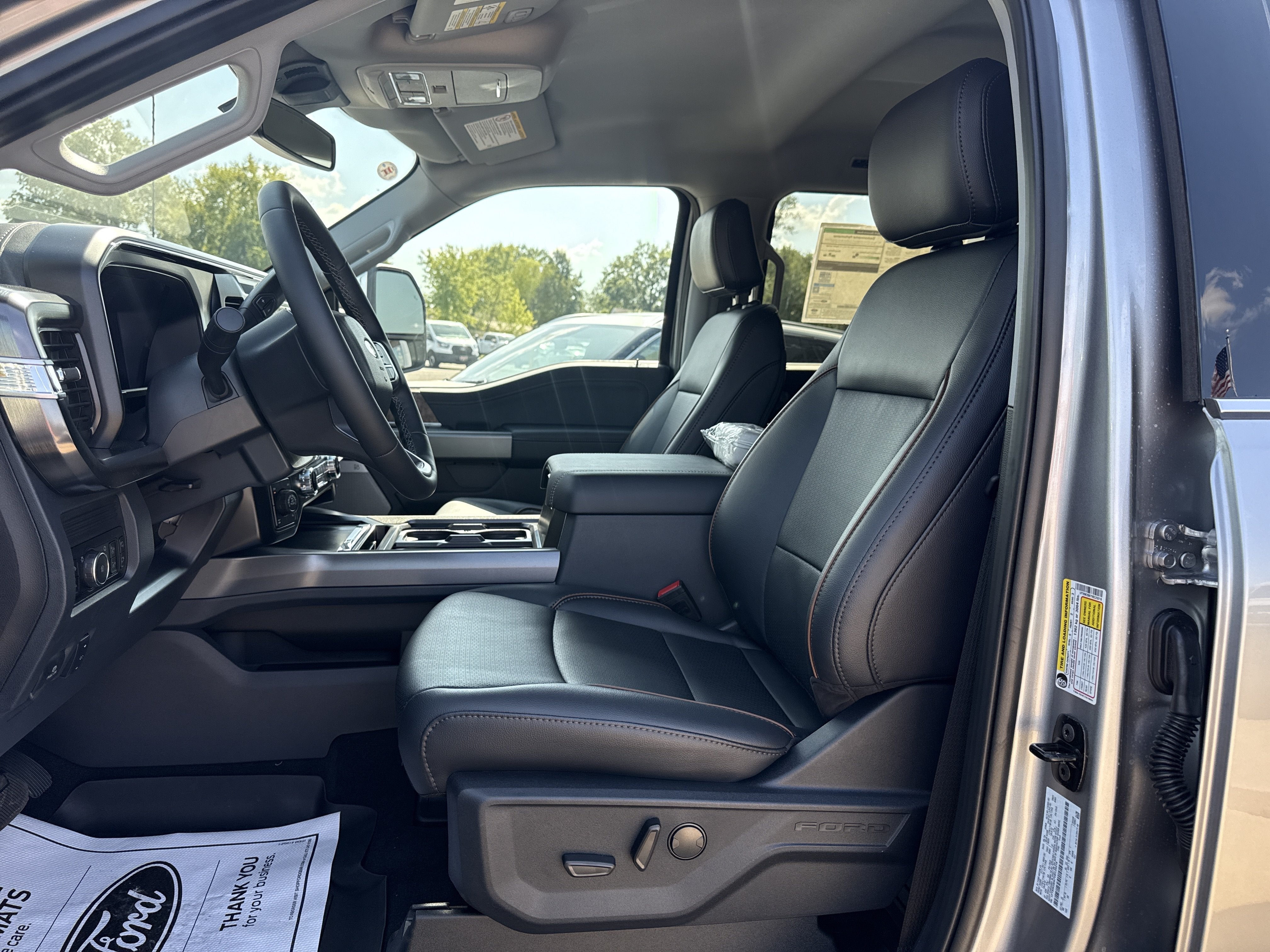 2027 Ford Super Duty F-250 SRW F-250® Lariat®