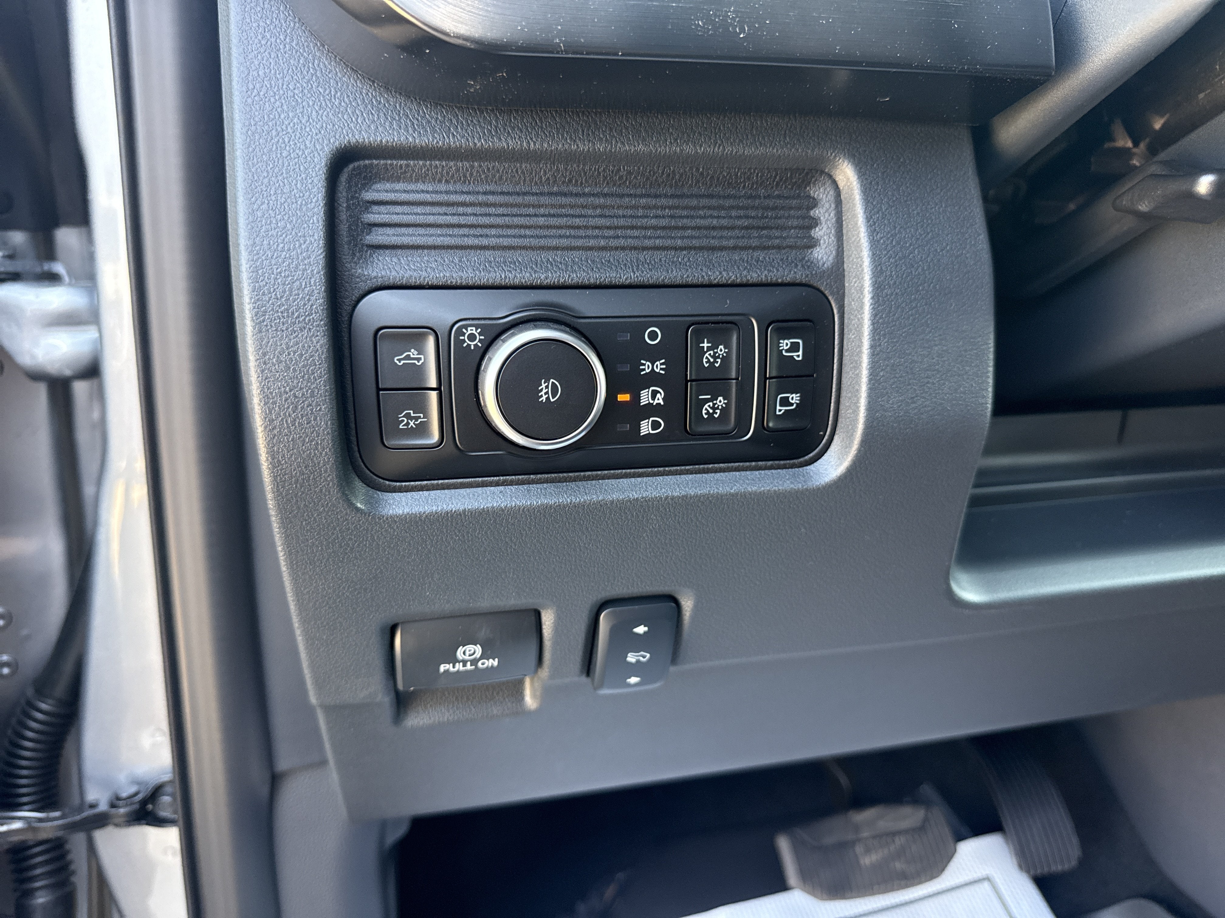 2027 Ford Super Duty F-250 SRW F-250® Lariat®