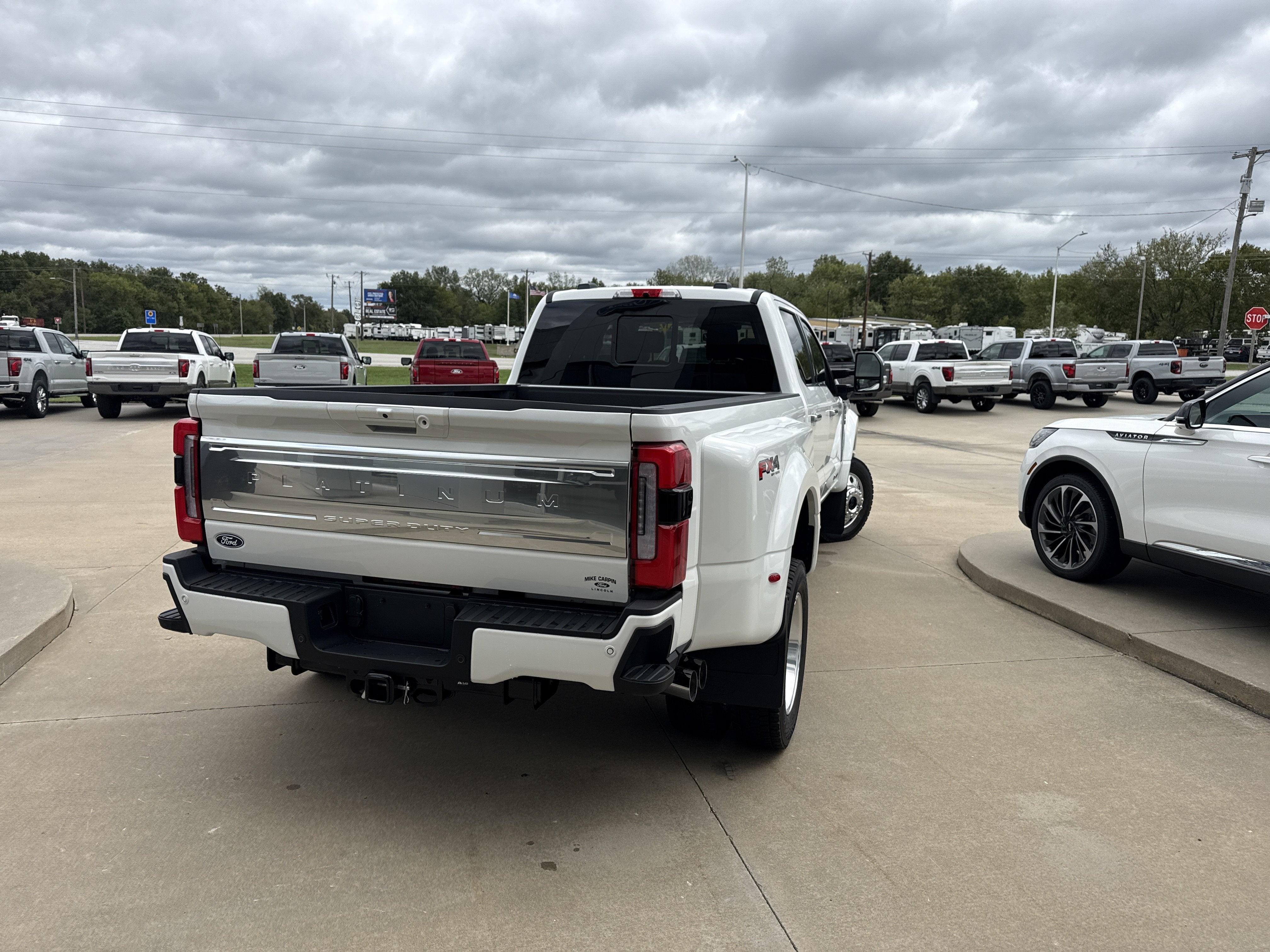 2027 Ford Super Duty F-450 DRW F-450® Platinum®