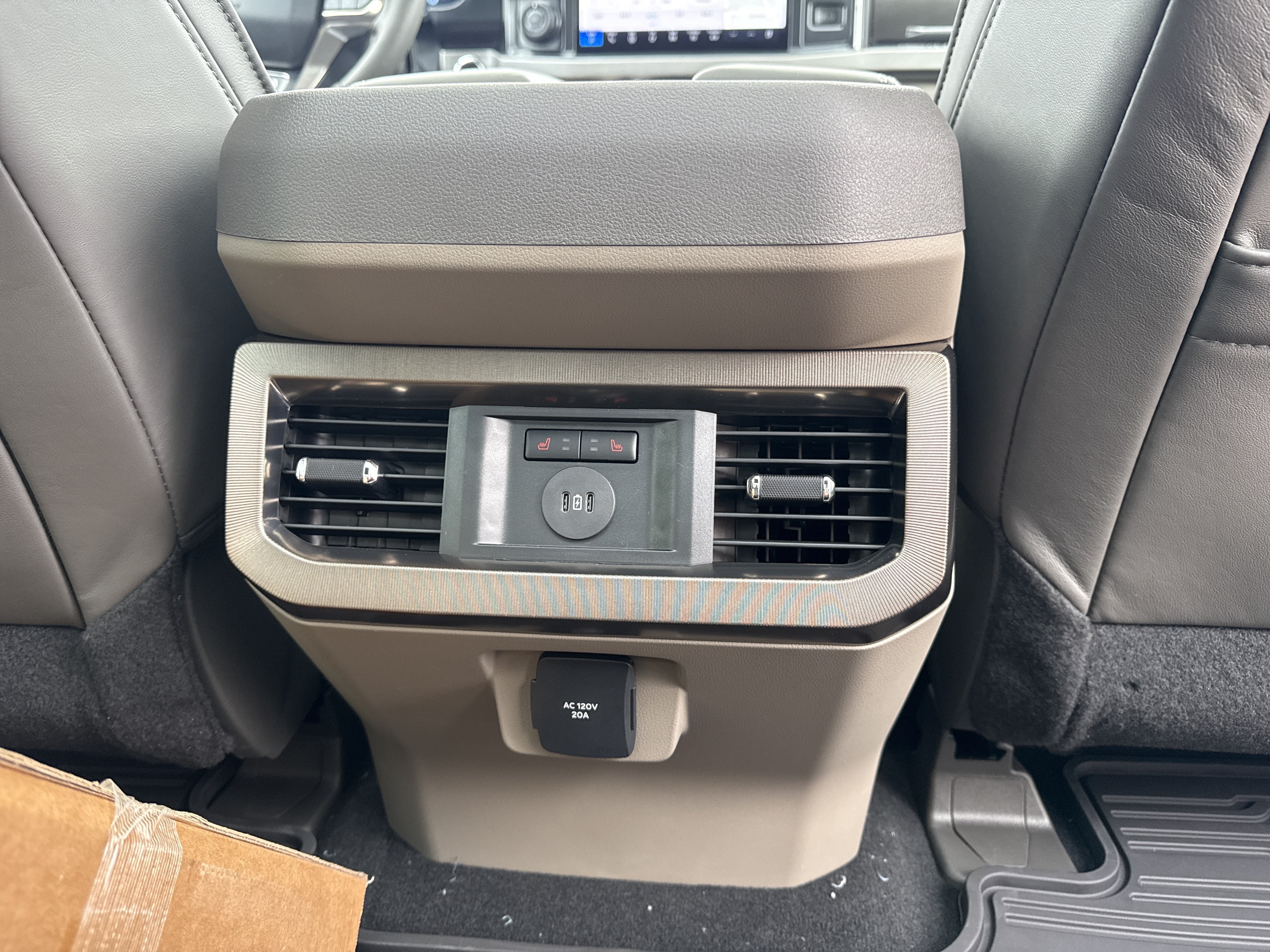 2027 Ford Super Duty F-450 DRW F-450® Platinum®