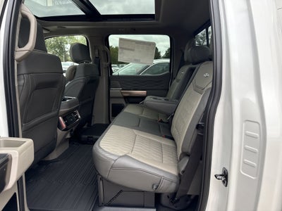 2027 Ford Super Duty F-450 DRW F-450® Platinum®