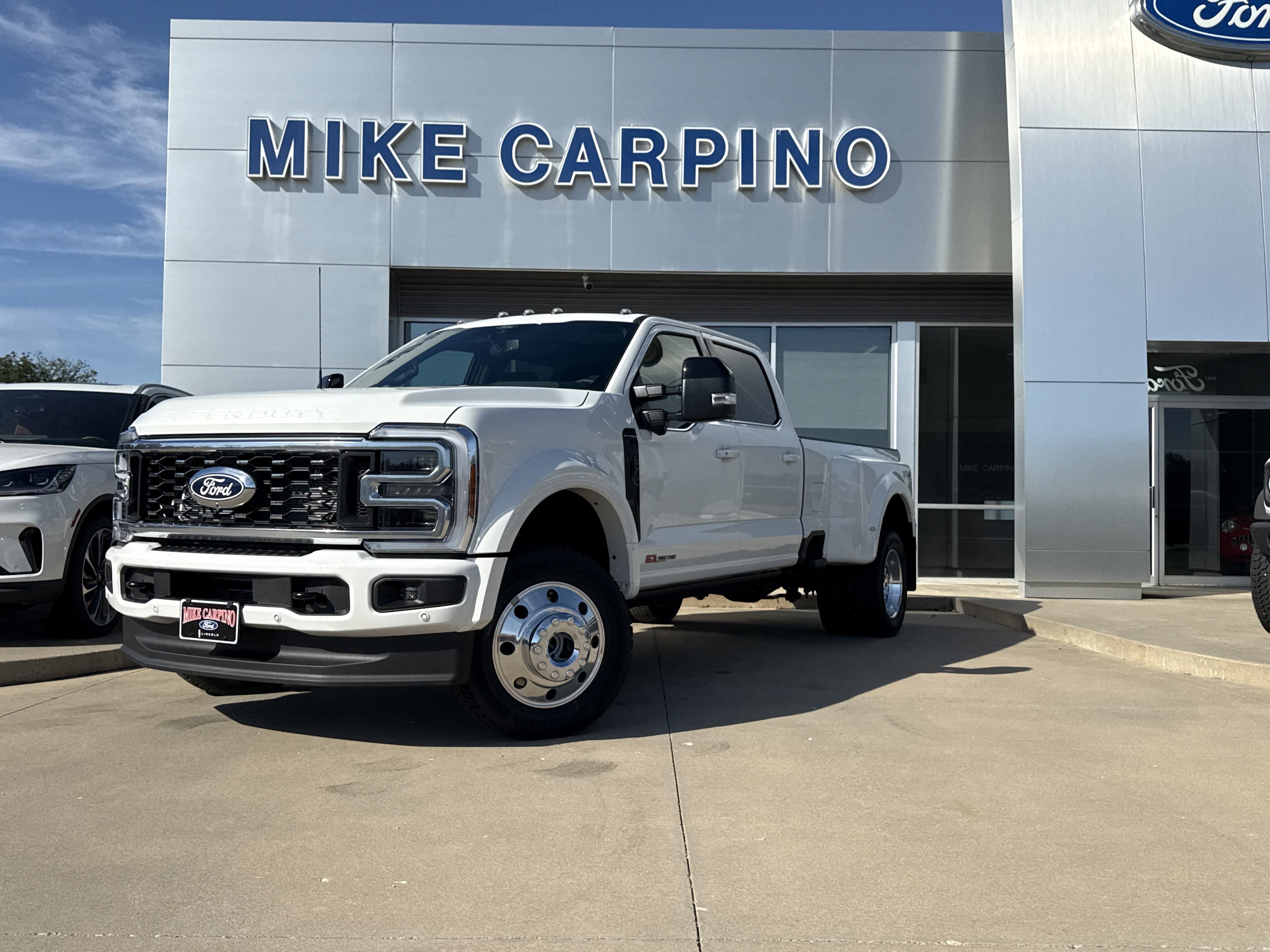 2027 Ford Super Duty F-450 DRW Plat