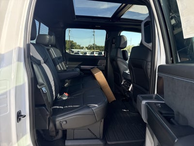 2027 Ford Super Duty F-450 DRW Plat