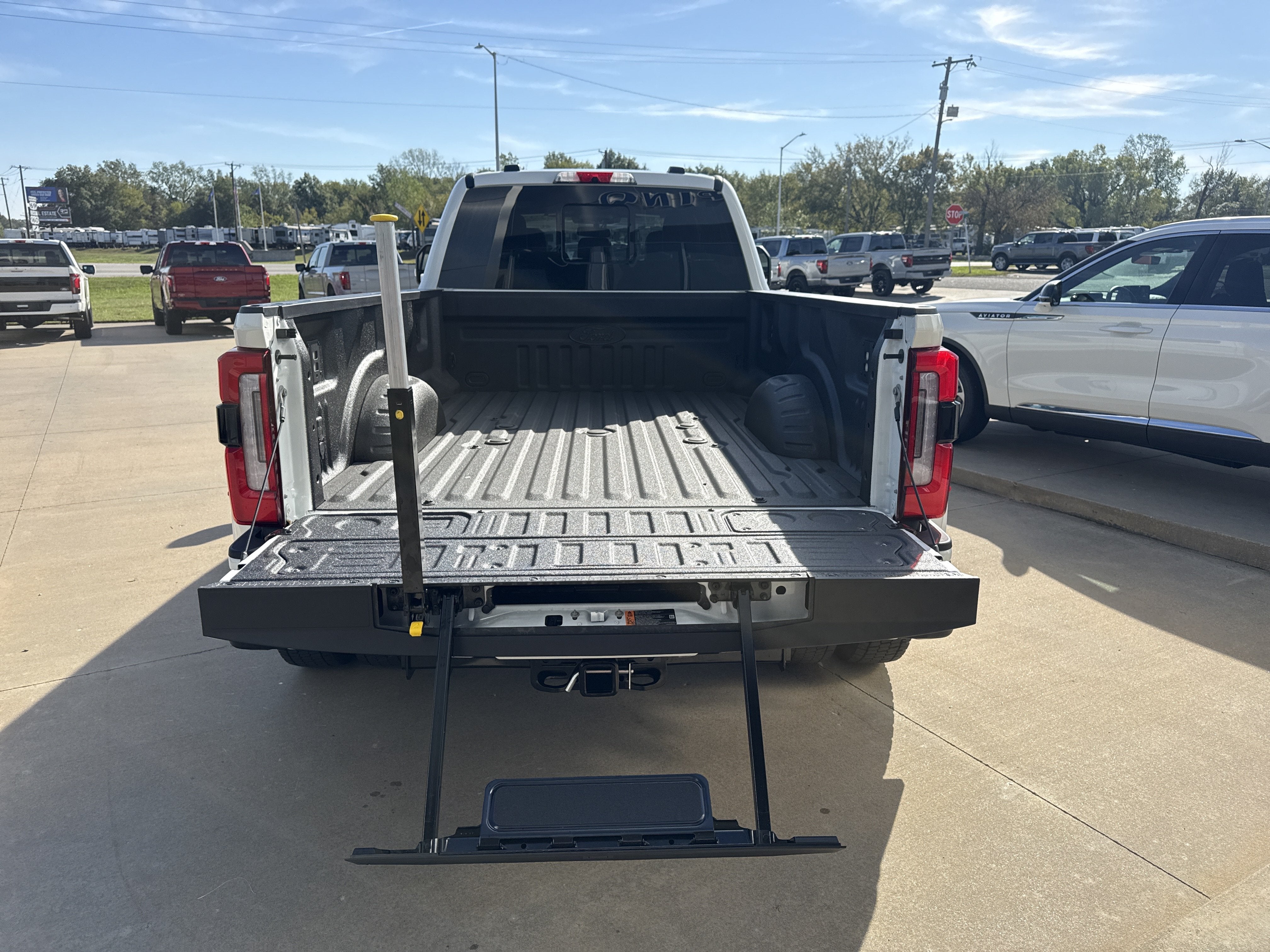 2027 Ford Super Duty F-450 DRW Plat