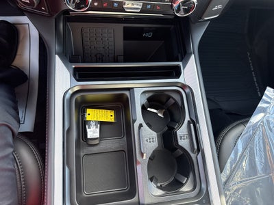 2027 Ford Super Duty F-450 DRW Plat