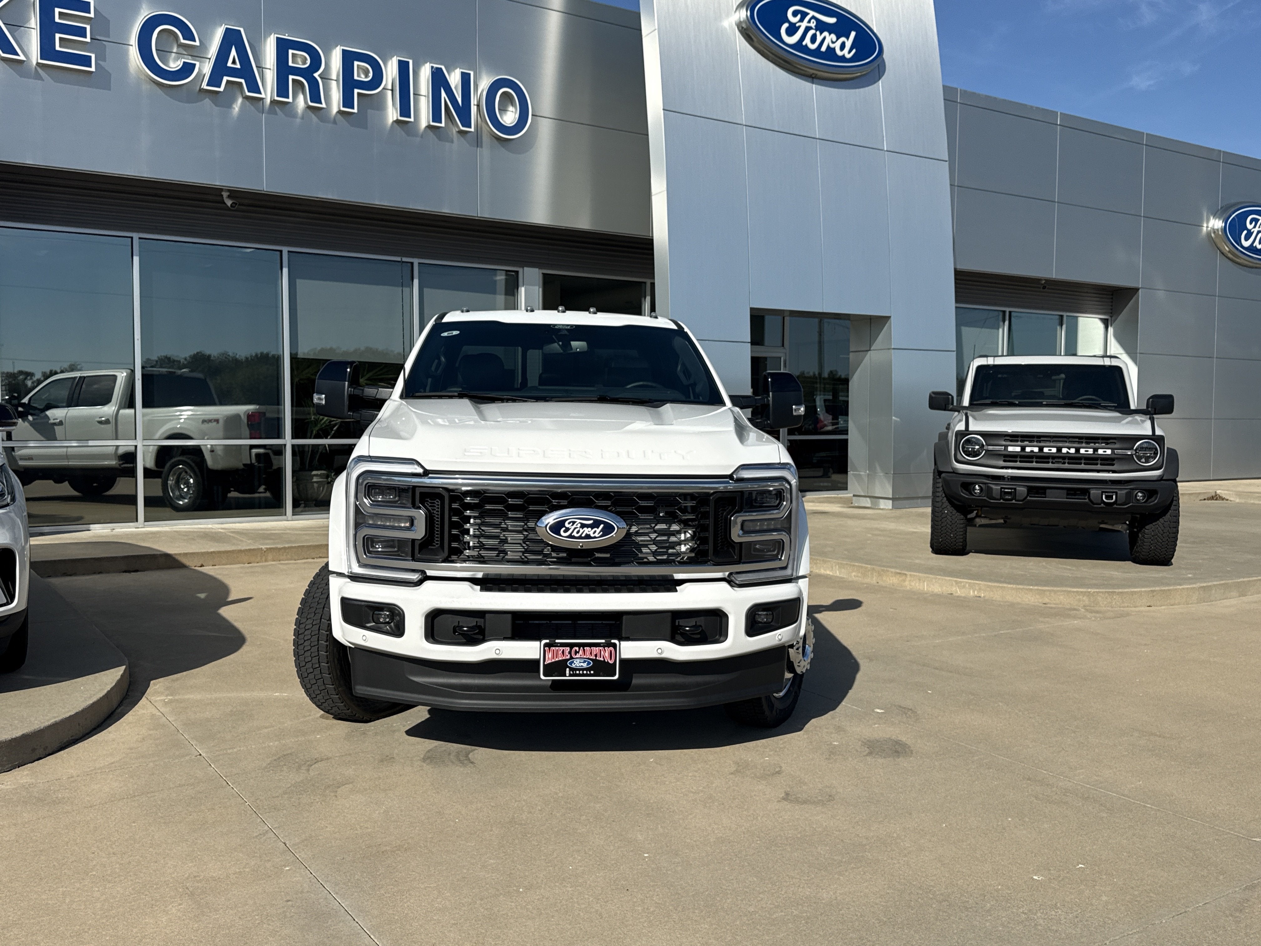 2027 Ford Super Duty F-450 DRW Plat