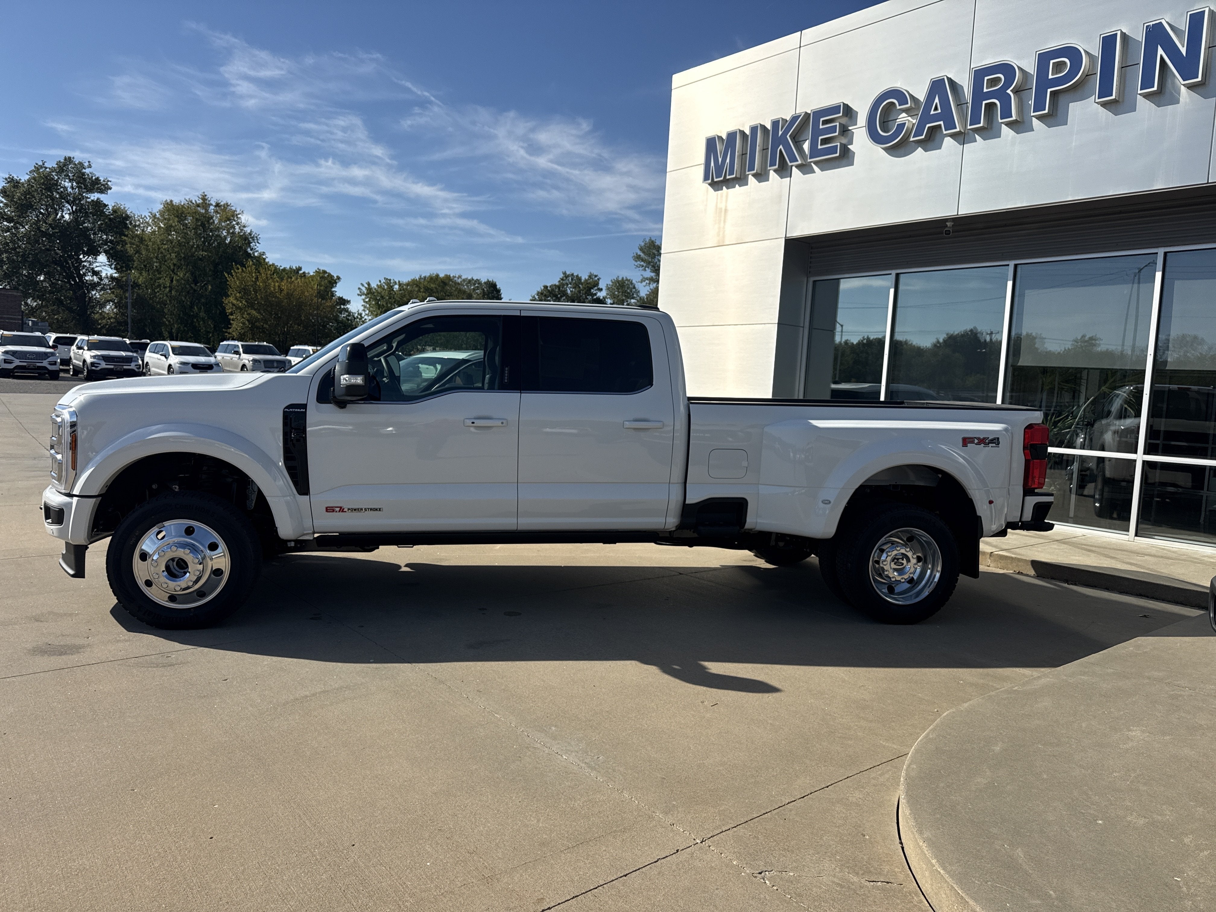 2027 Ford Super Duty F-450 DRW Plat