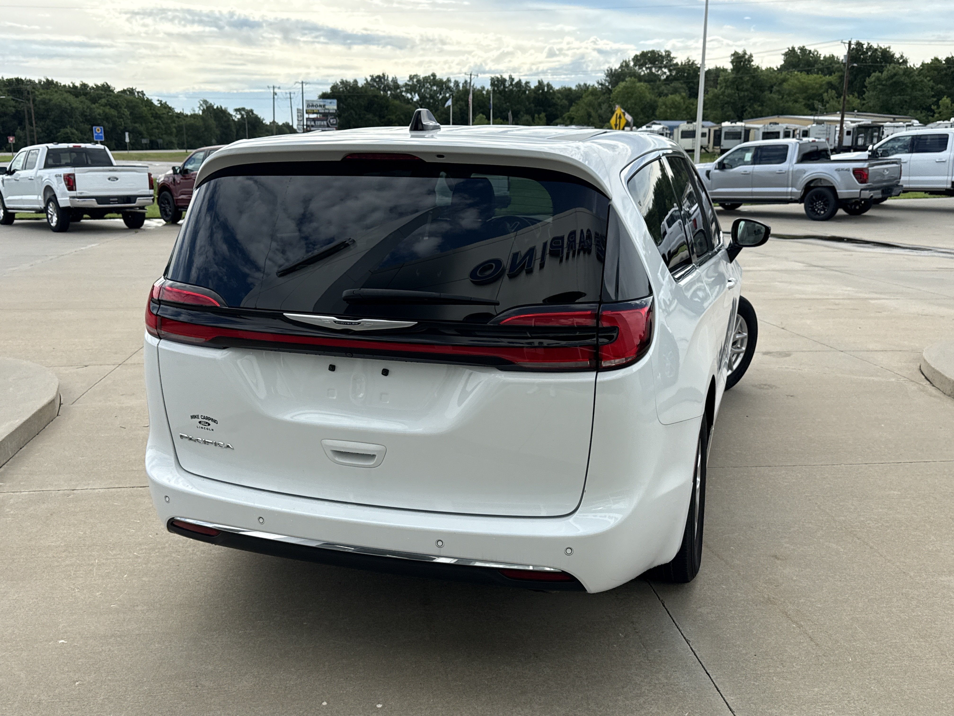 2024 Chrysler Pacifica Touring L