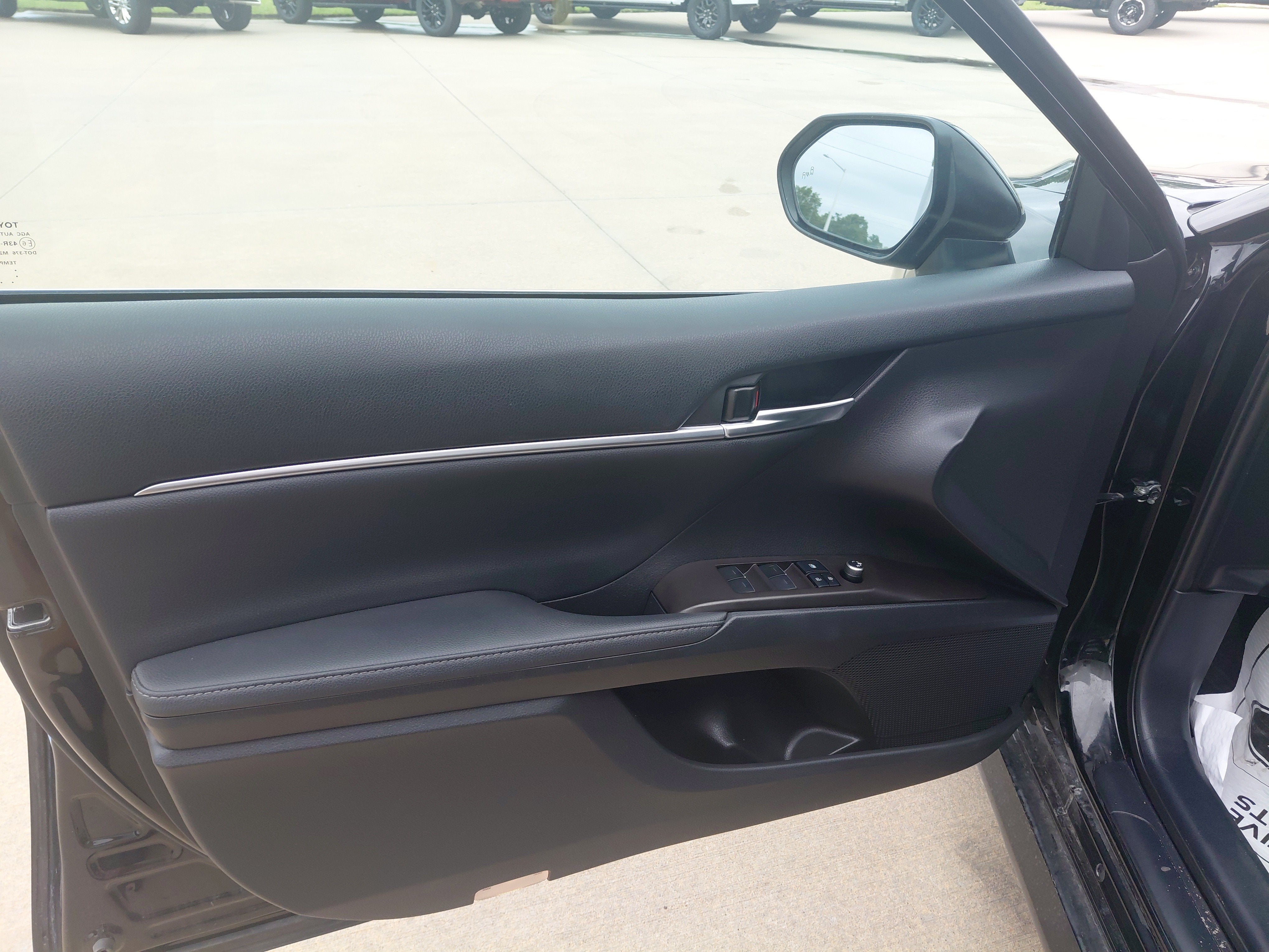 2022 Toyota Camry Hybrid XLE