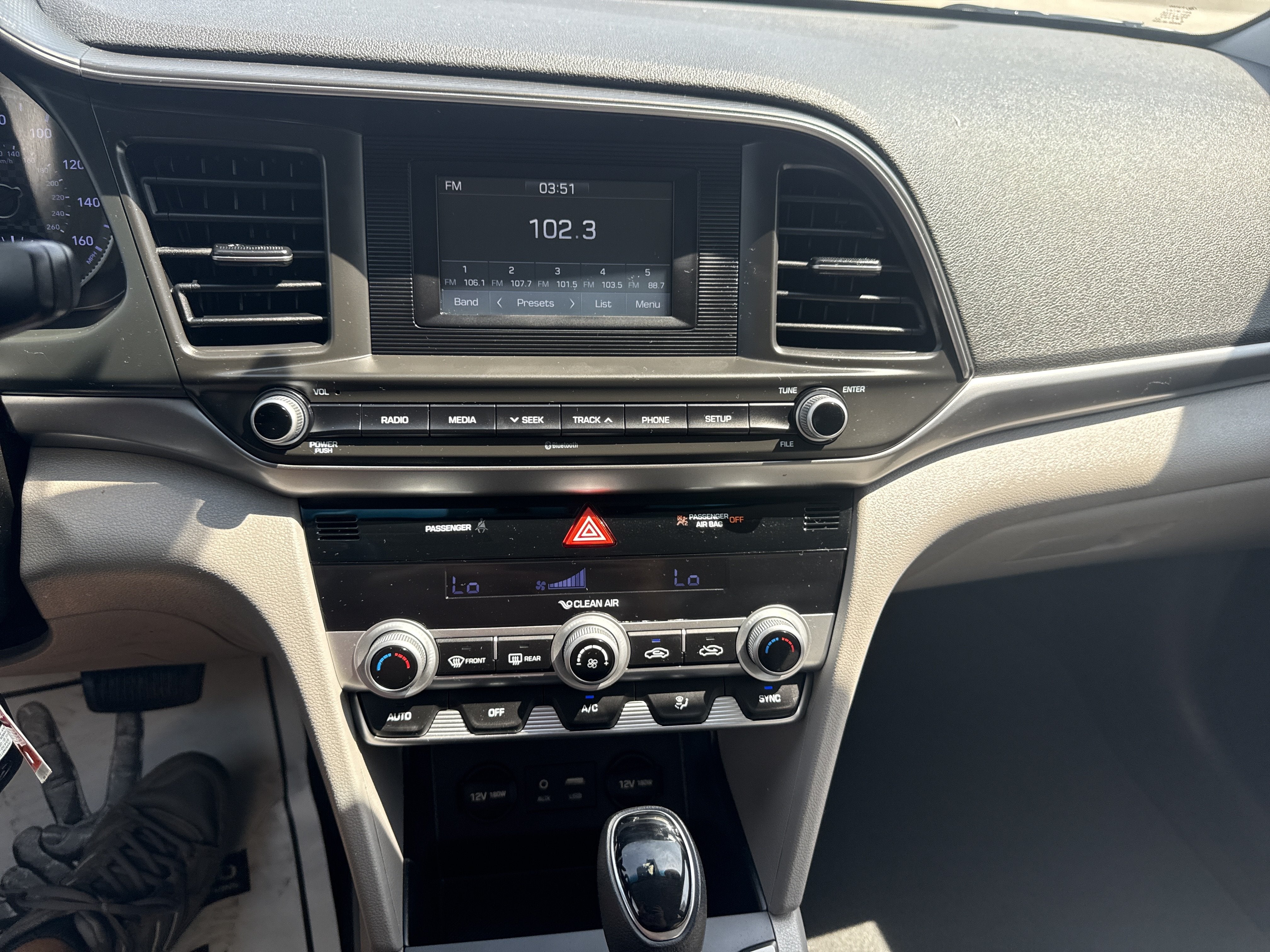 2020 Hyundai Elantra SE